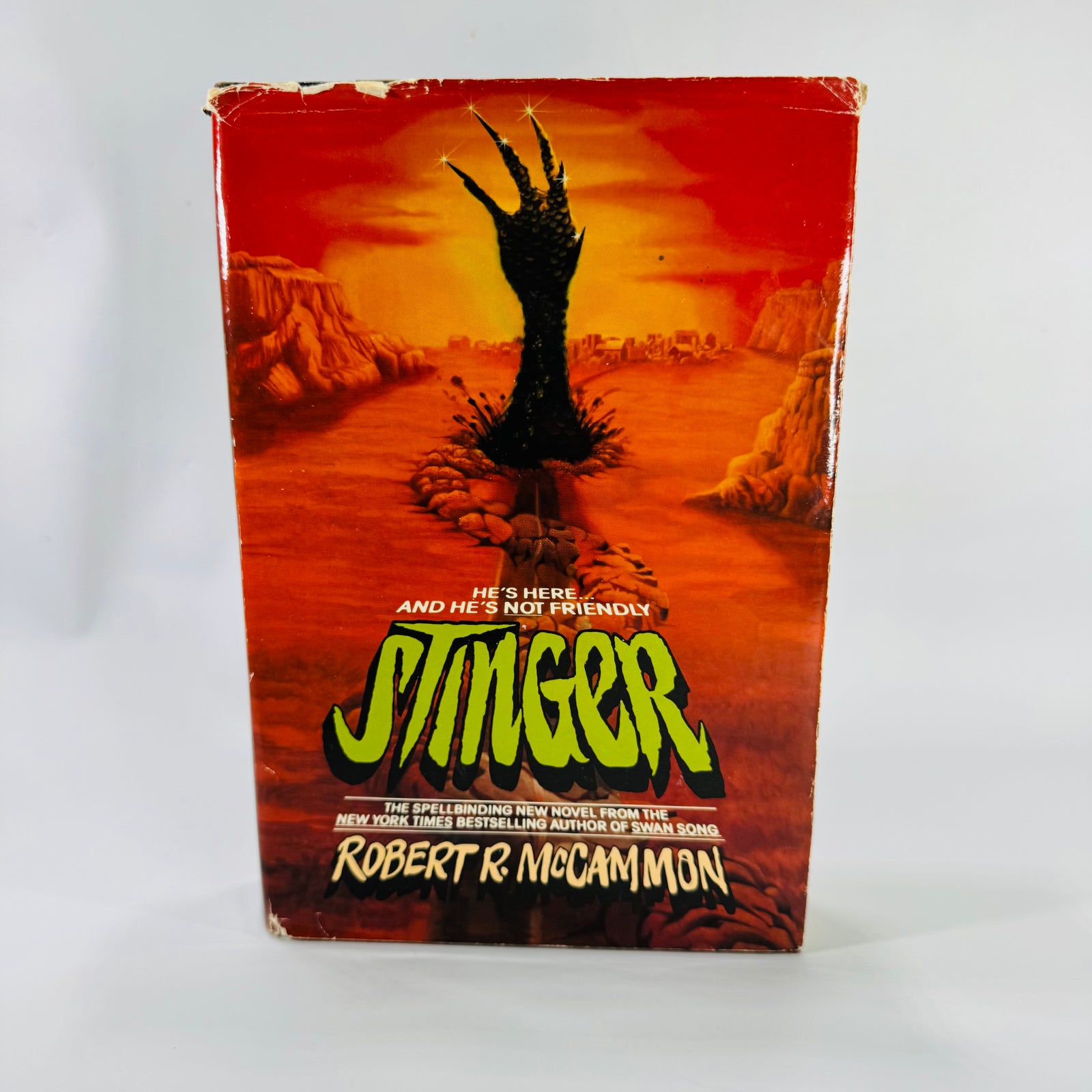Vintage Horror & Sci-Fi Thriller — Stinger (1987 Book Club Edition) — Robert R. McCammon | Alien Invasion Novel, 1980s Horror Fiction