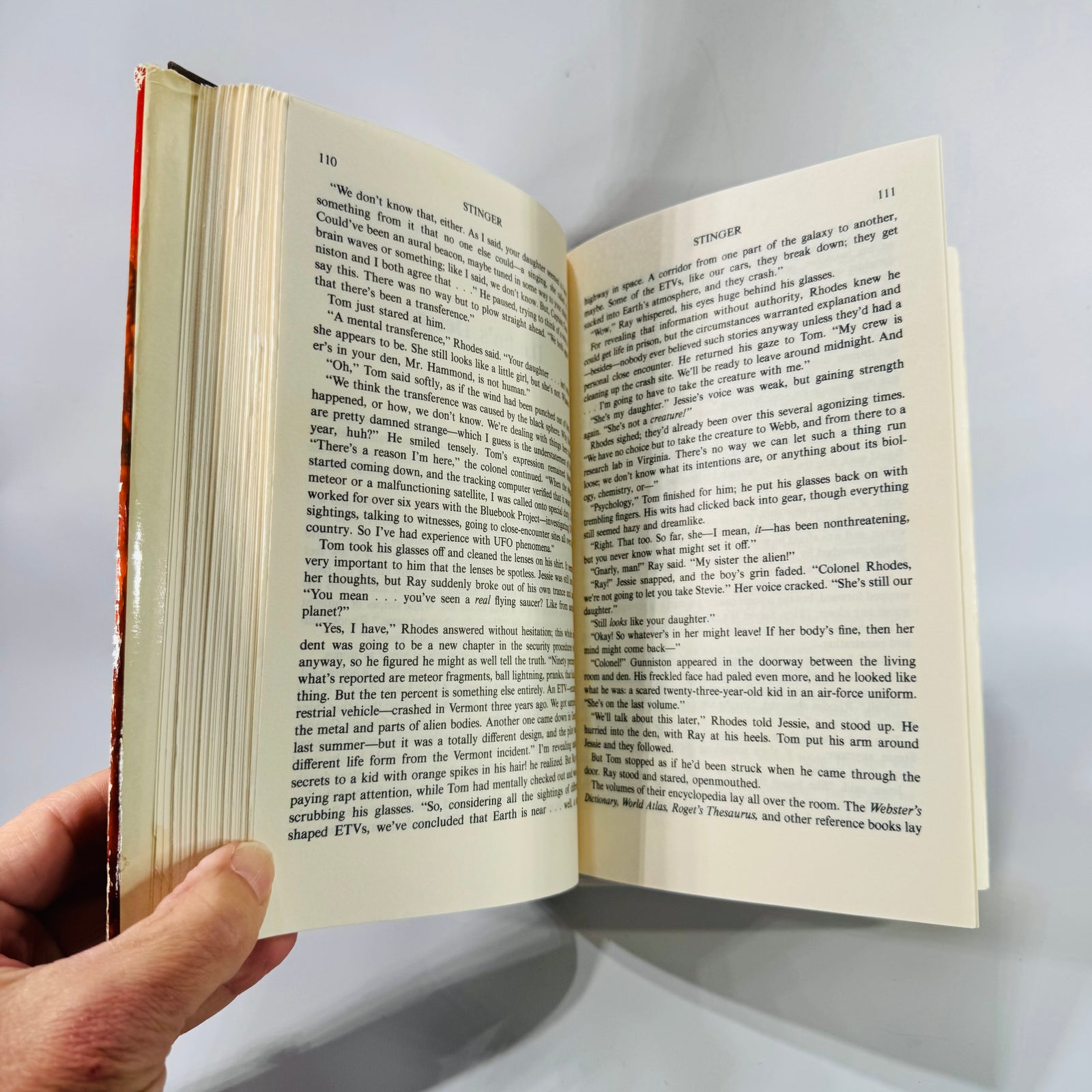 Vintage Horror & Sci-Fi Thriller — Stinger (1987 Book Club Edition) — Robert R. McCammon | Alien Invasion Novel, 1980s Horror Fiction