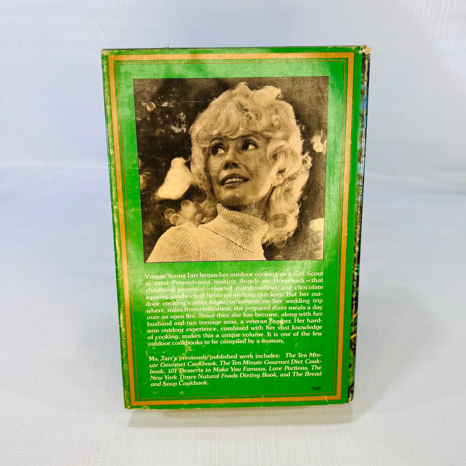 The Complete Outdoor Cookbook by Yvonne Young 1973 Quadrangle/The New York Times Book Co.