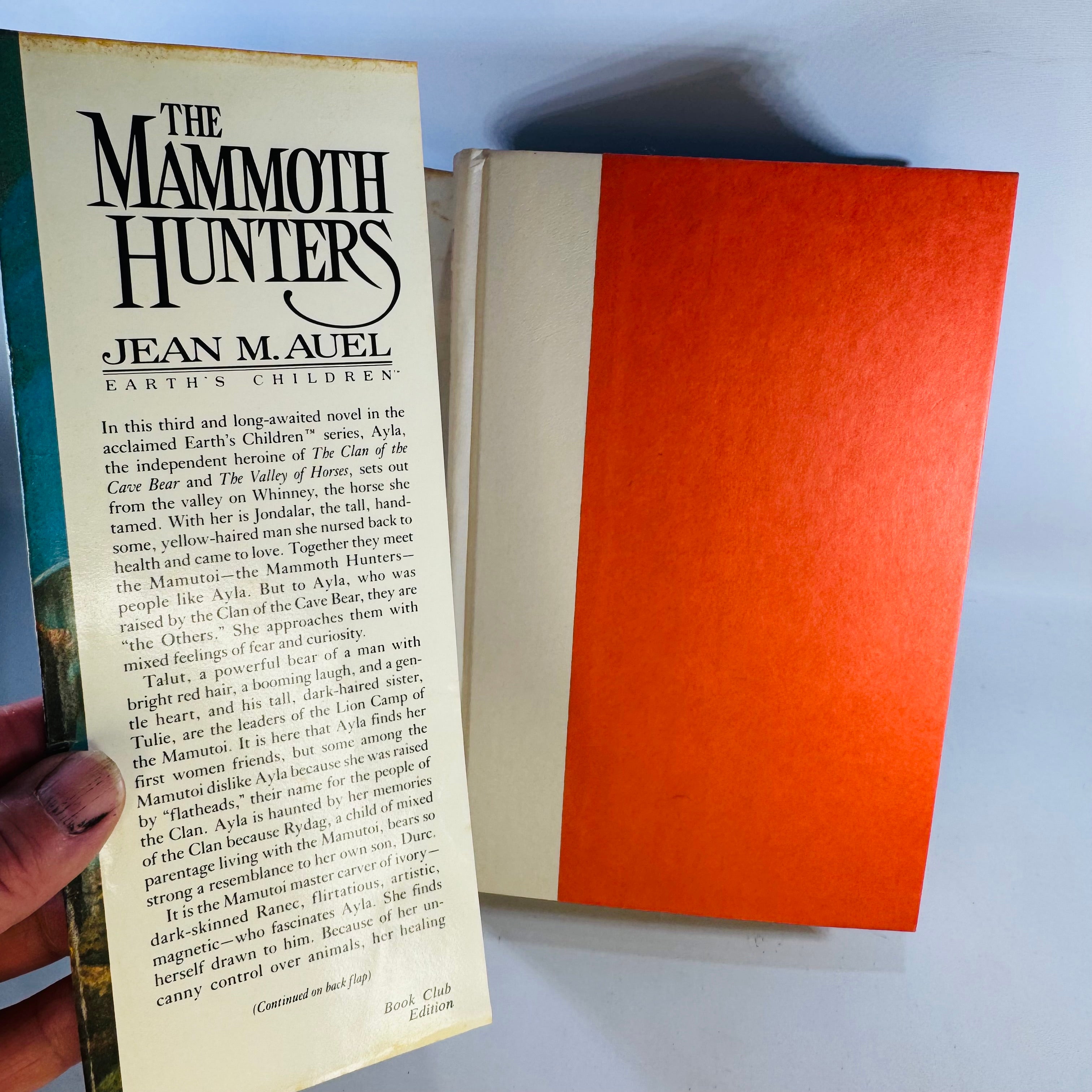 The Mammoth Hunters Jean M. Auel 1985 Hardcover - Reading Vintage