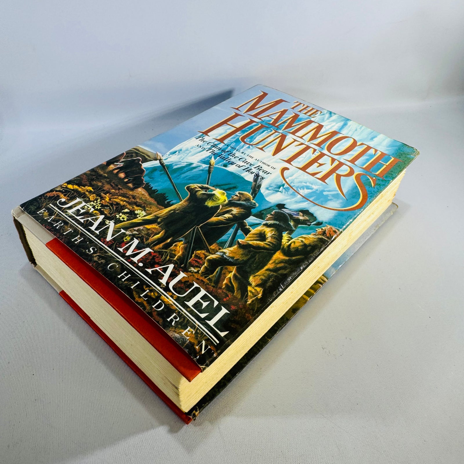 The Mammoth Hunters: Jean M. Auel 1985 Hardcover Book Club Edition