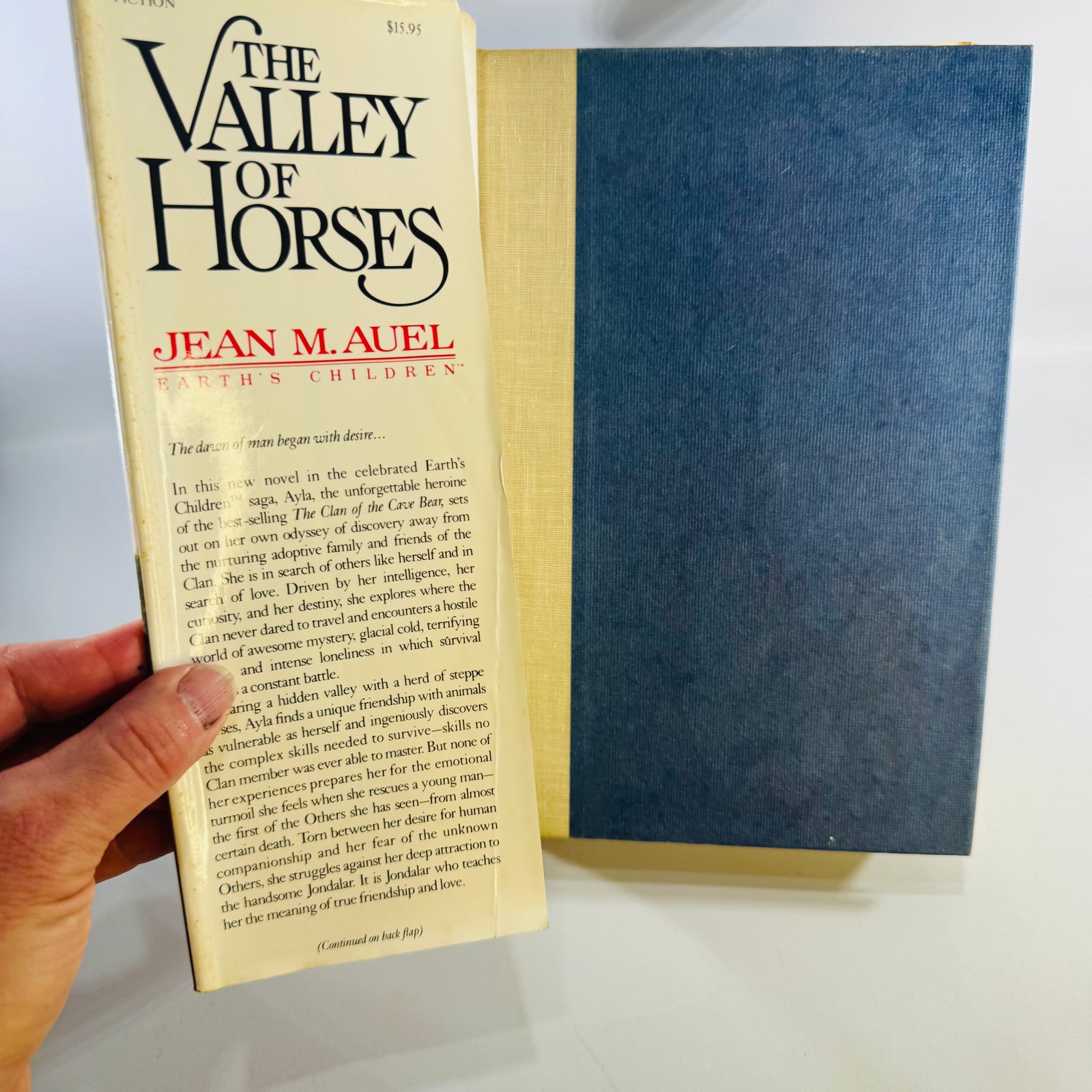 The Valley of Horses Auel 1982 First Edition