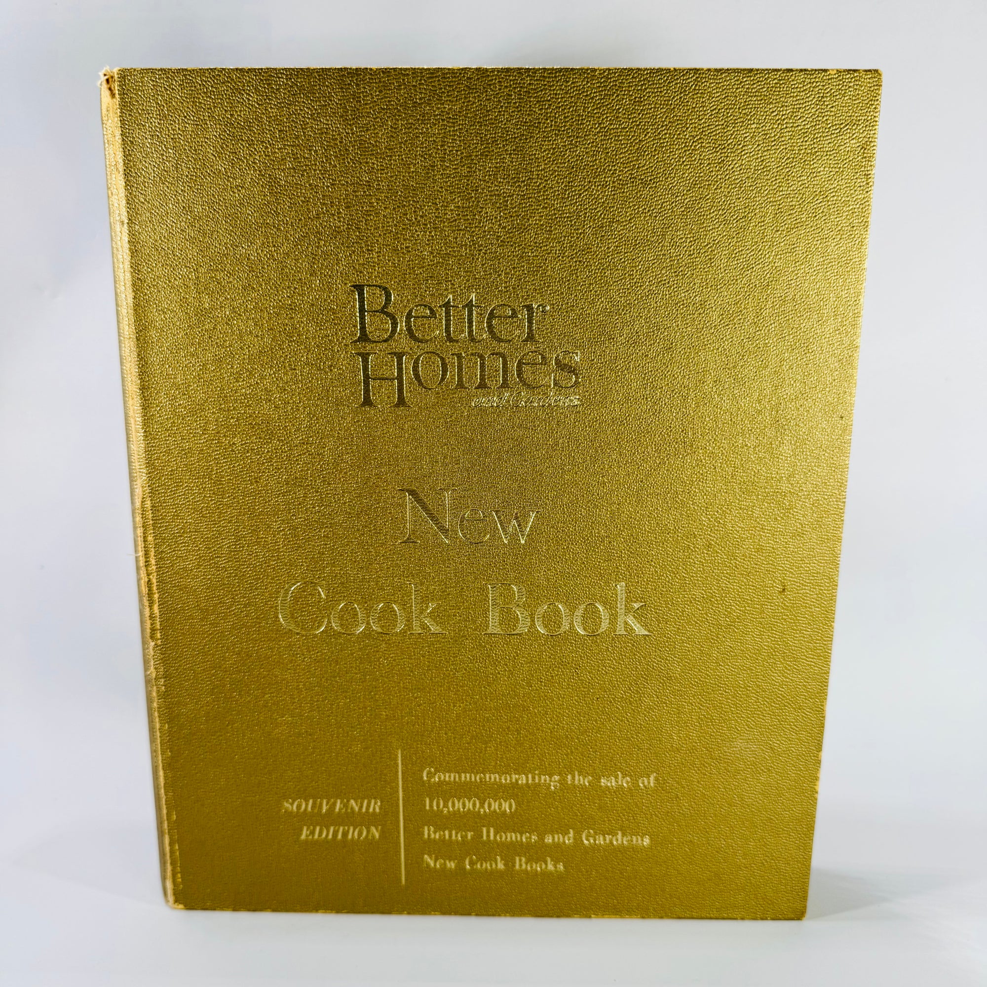 Vintage Cookbook – Better Homes & Gardens New Cook Book (Gold Souvenir Edition, 1960s) — Meredith Press | Mid-Century Recipes, 5-Ring Binder
