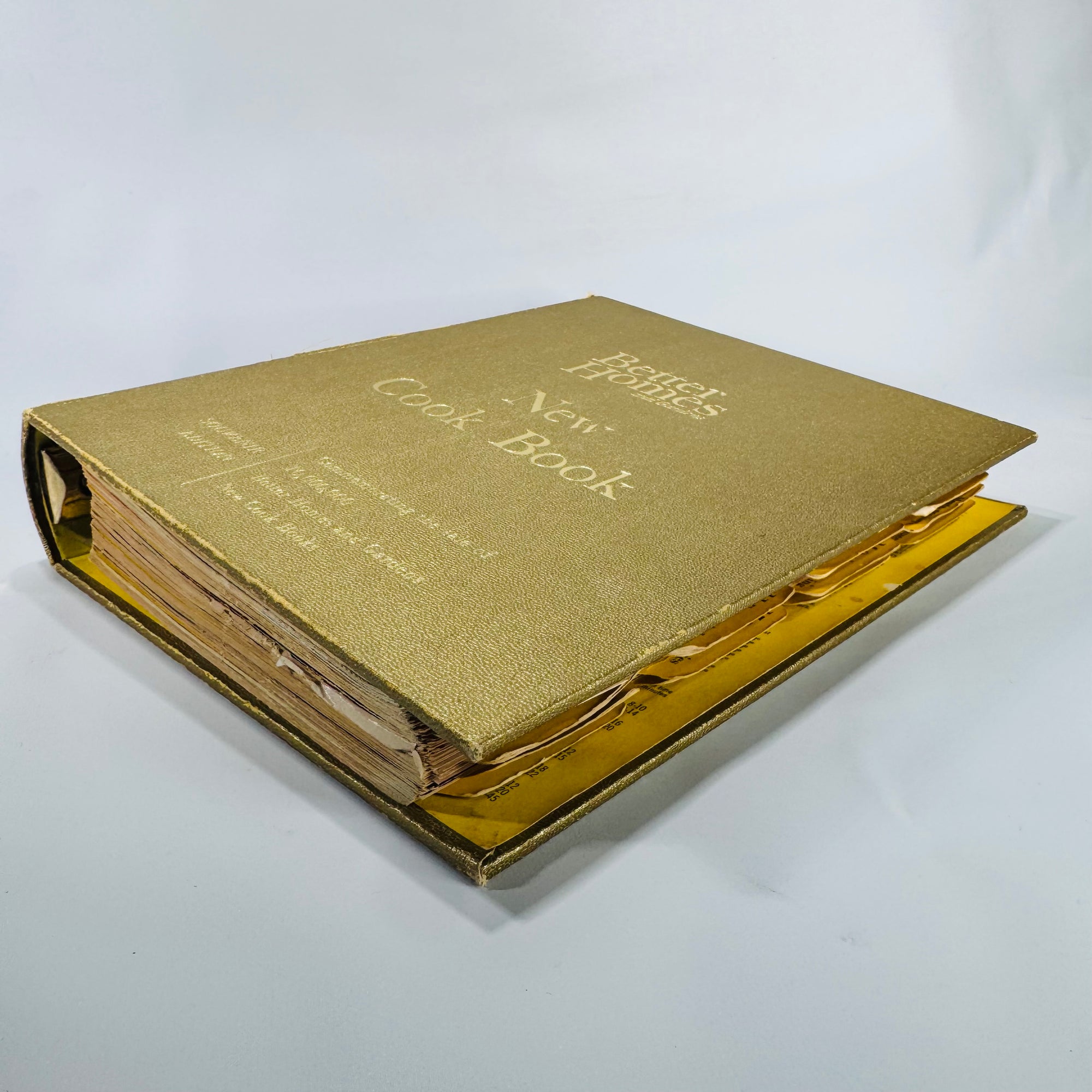 Vintage Cookbook – Better Homes & Gardens New Cook Book (Gold Souvenir Edition, 1960s) — Meredith Press | Mid-Century Recipes, 5-Ring Binder