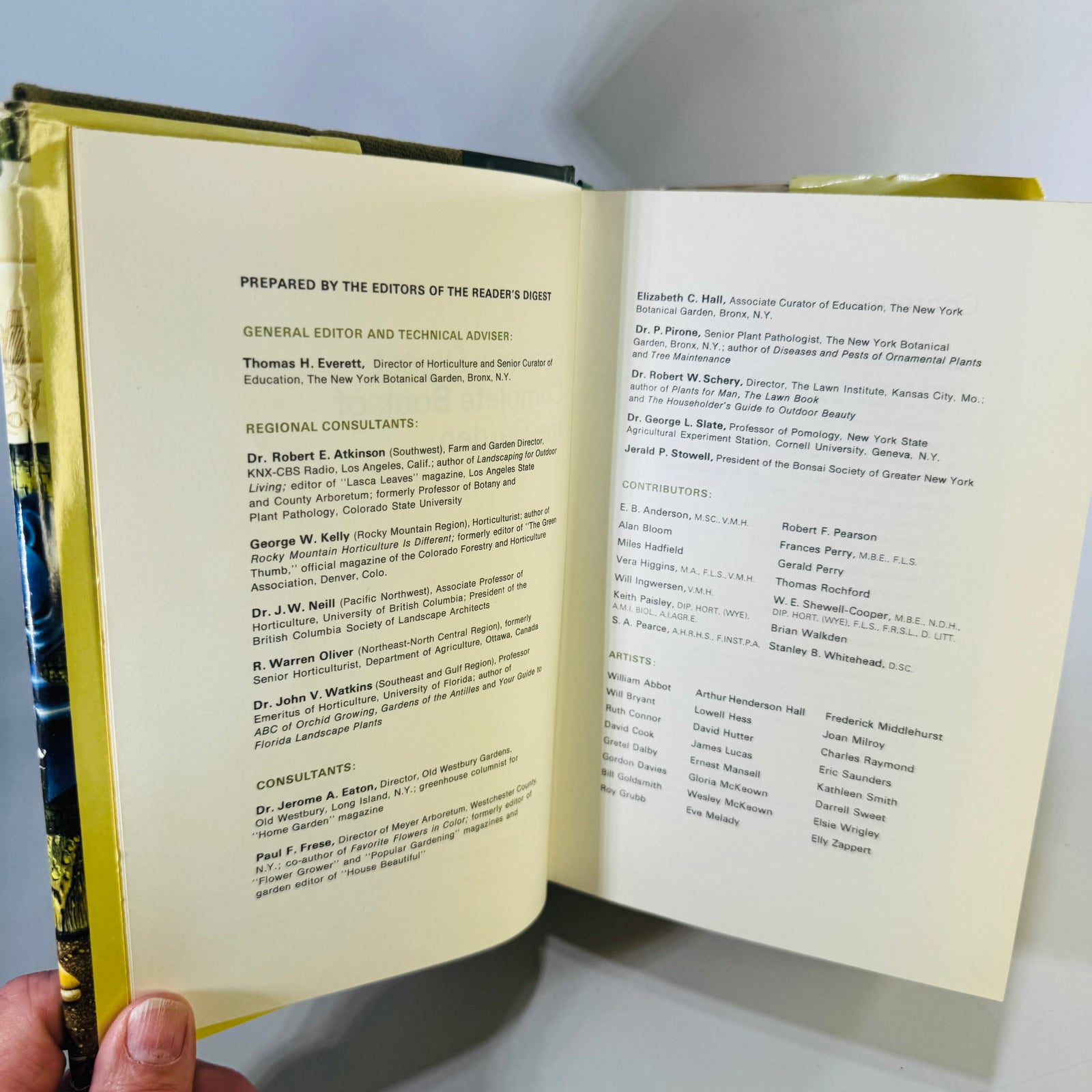 Reader's Digest Complete Book of The Garden, 1966, 886 Pages, Illustrated Gardening Reference