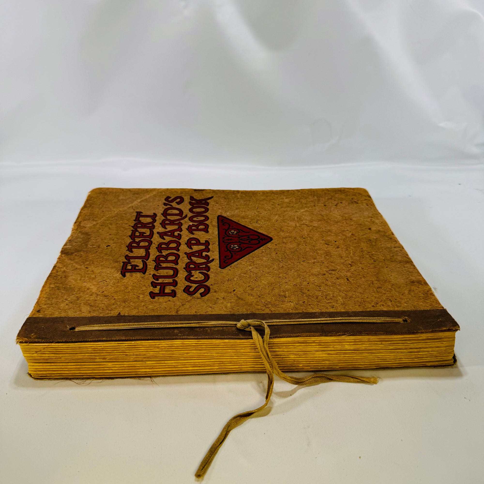 Ebert Hubbard's Scrap Book 1923 H.M Wise & Company Inc./ The Roycrofts