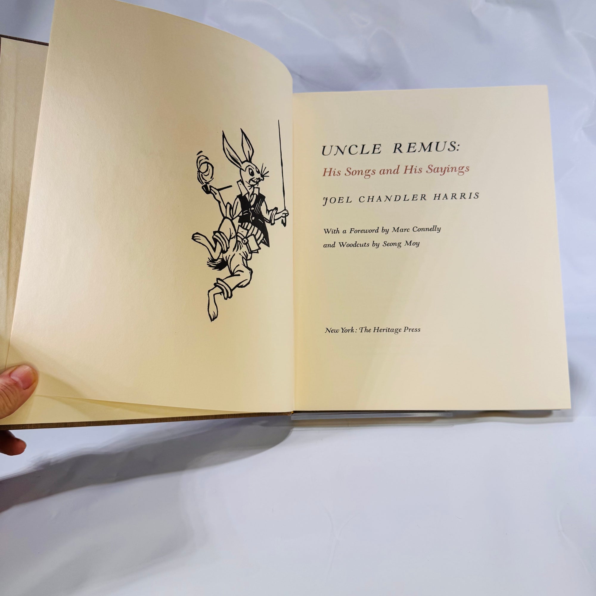Uncle Remus: His Songs and Sayings by Joel Chandler Harris (1957), Heritage Press, Hardcover with Woodcuts by Seong Moy