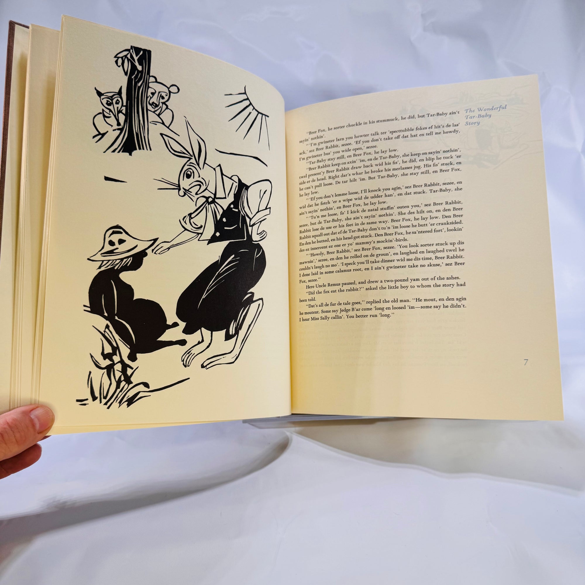 Uncle Remus: His Songs and Sayings by Joel Chandler Harris (1957), Heritage Press, Hardcover with Woodcuts by Seong Moy