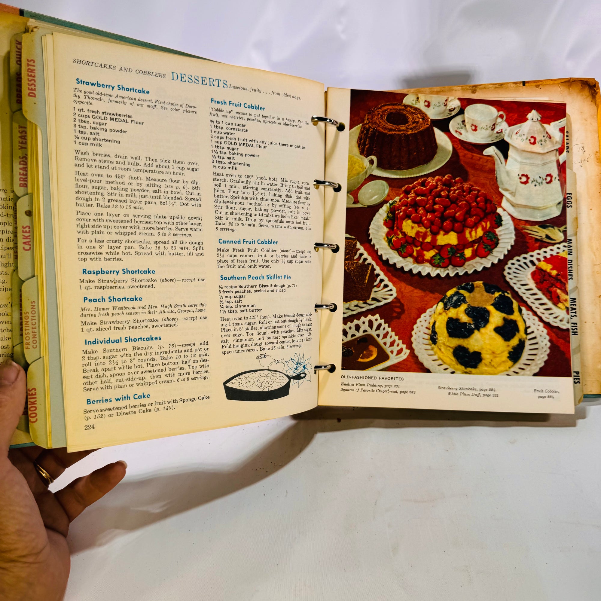 Betty Crocker's New Picture Cookbook Five Ring Binder by General Mills Inc. 1961 as found