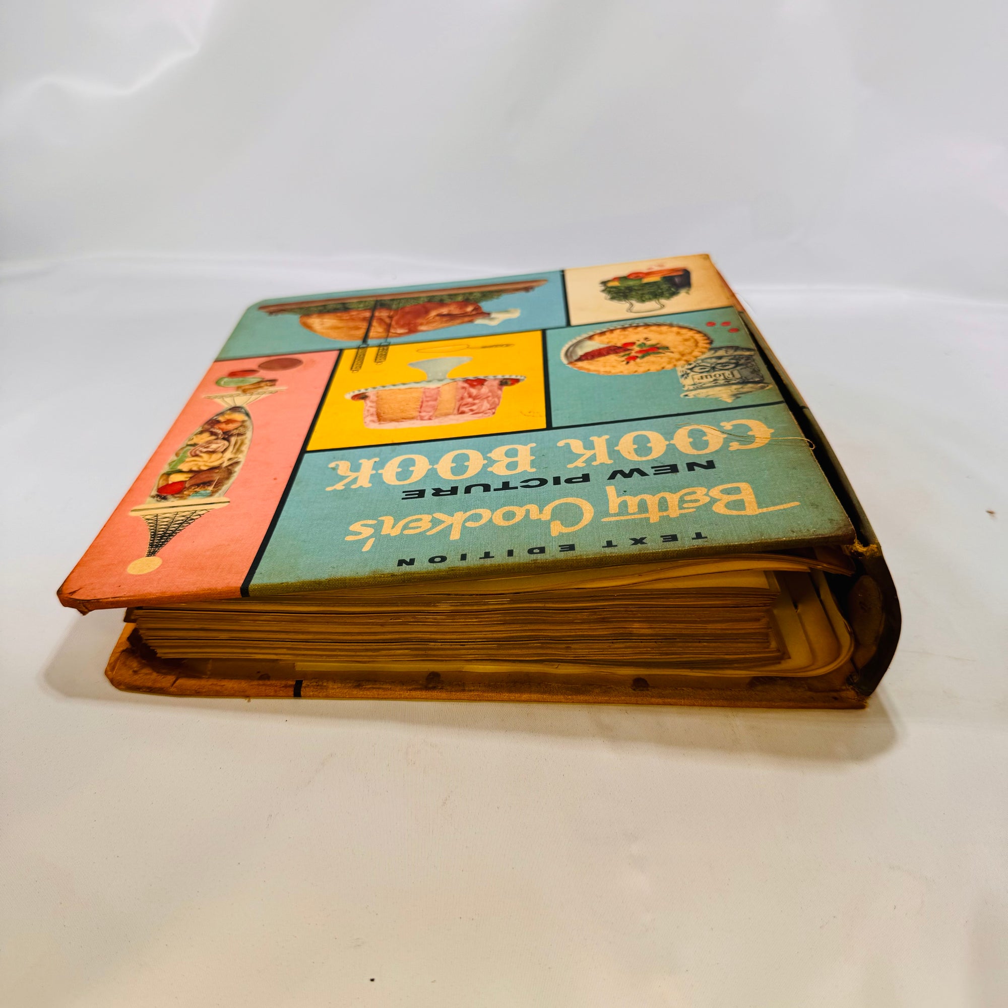 Betty Crocker's New Picture Cookbook Five Ring Binder by General Mills Inc. 1961 as found