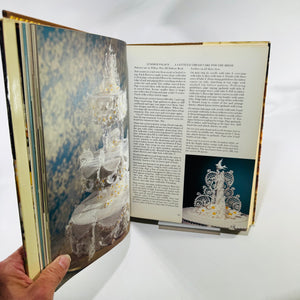 Wilton Way of Cake Decorating Volume 3 Uses of Tubes 1979 First Edition Hardcover