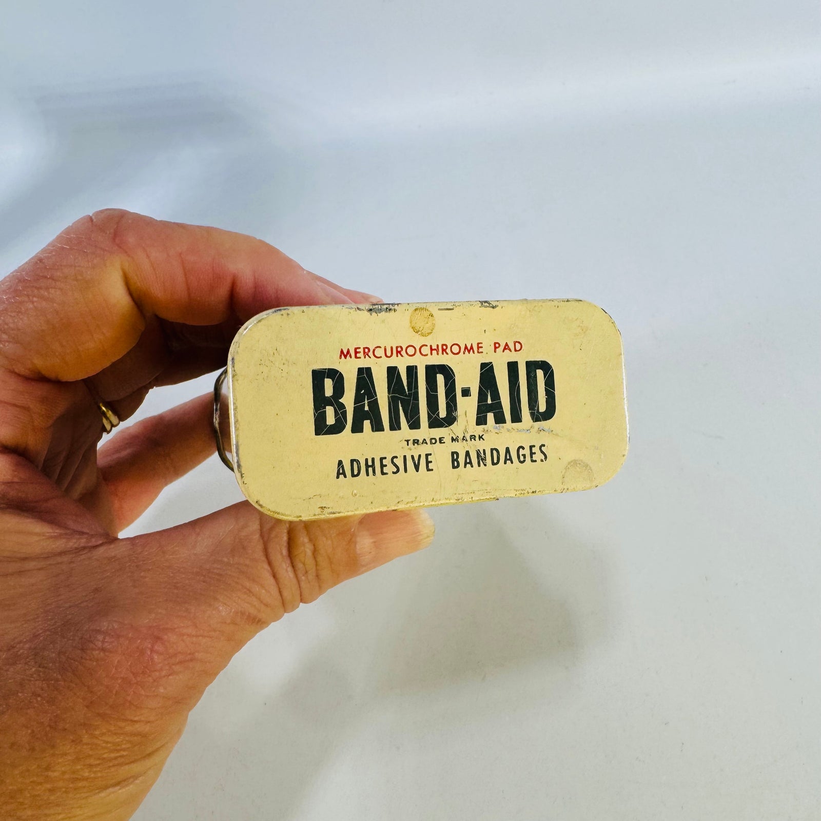 Vintage Band Aid Mercurochrome Tin Johnson & Johnson 36 Assorted Adhesive Bandages Metal Box