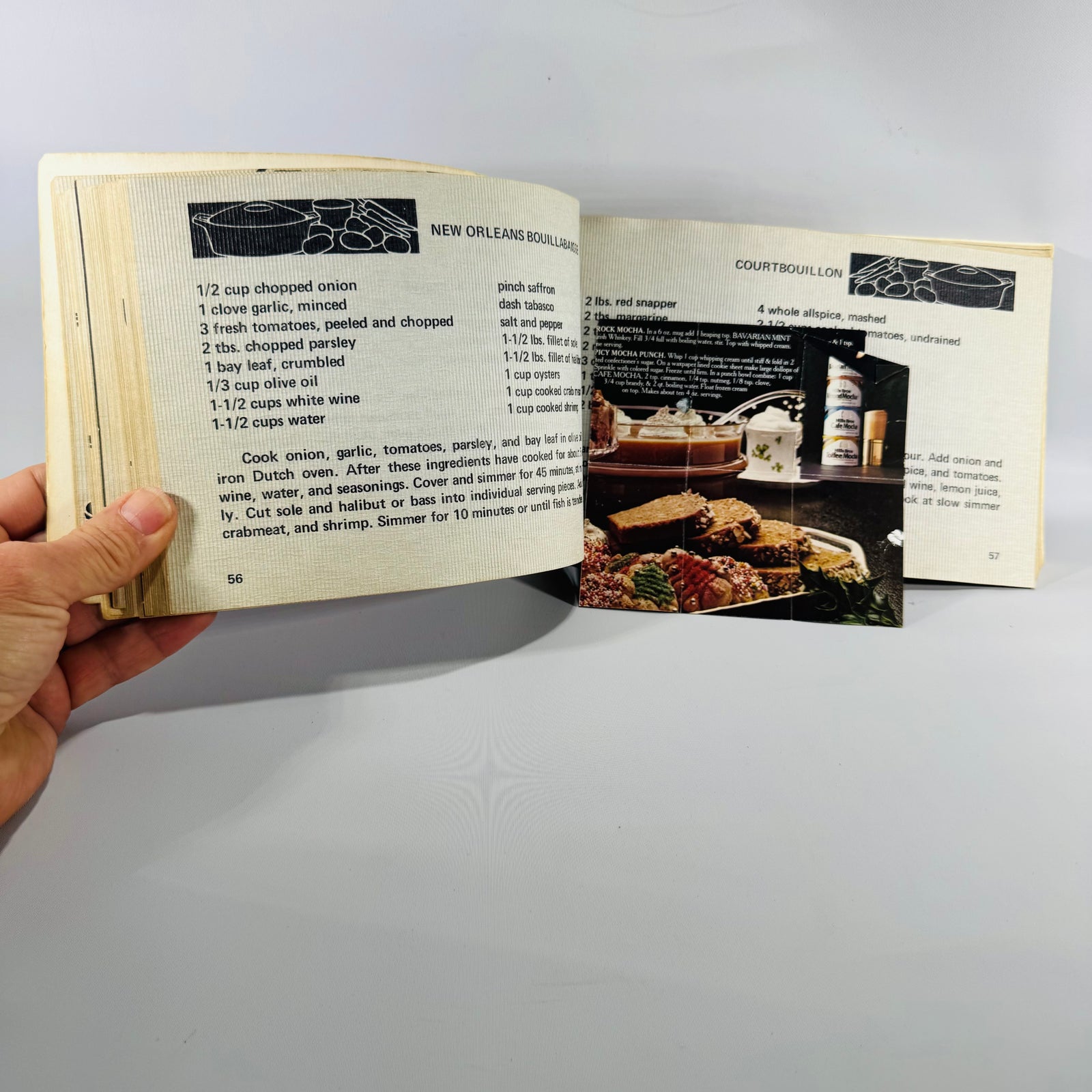 Vintage Cast Iron Cooking Cookbook — Cast Iron Cookbook (1969) — Hester Harris | Illustrated, Cast Iron Cooking
