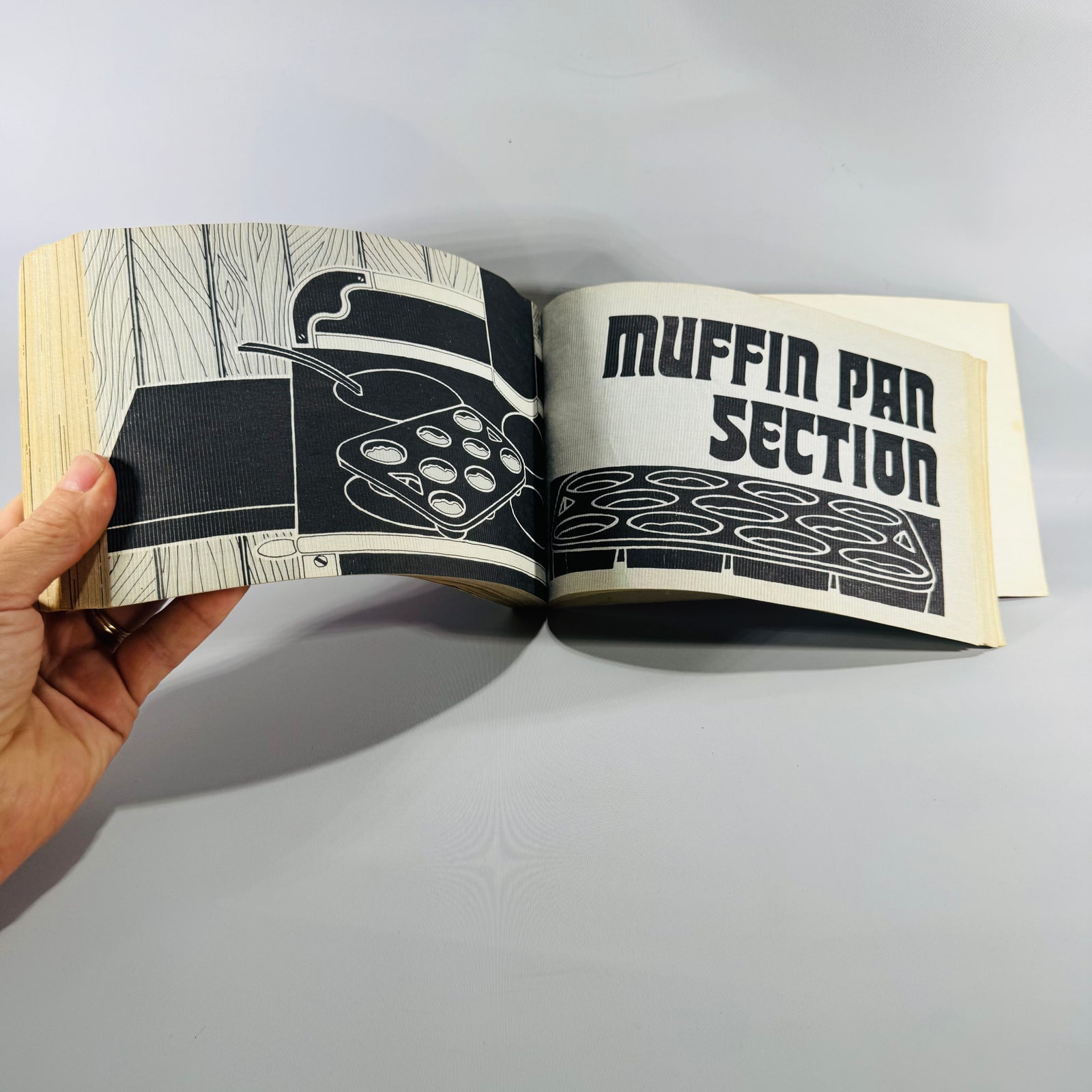 Vintage Cast Iron Cooking Cookbook — Cast Iron Cookbook (1969) — Hester Harris | Illustrated, Cast Iron Cooking