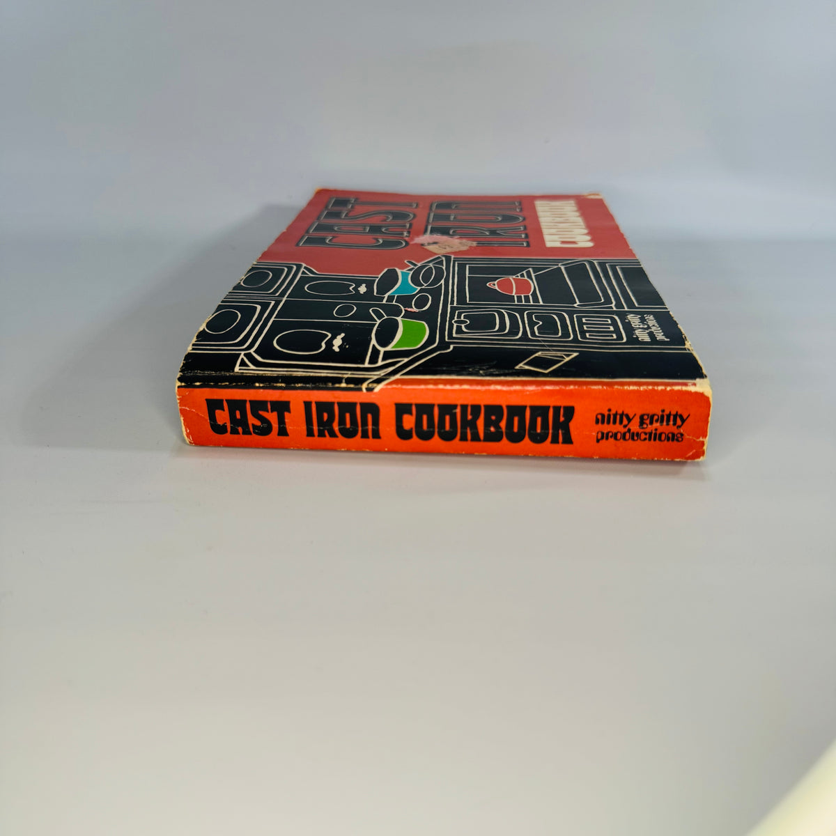 Vintage Cast Iron Cooking Cookbook — Cast Iron Cookbook (1969) — Hester Harris | Illustrated, Cast Iron Cooking