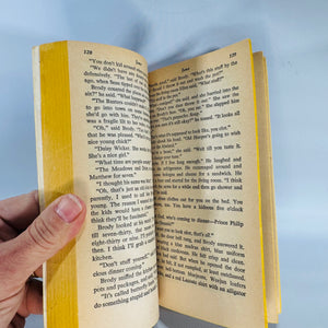 Jaws — Peter Benchley (Vintage Bantam Paperback) — Classic Shark Thriller Novel — Movie Tie-In Cover