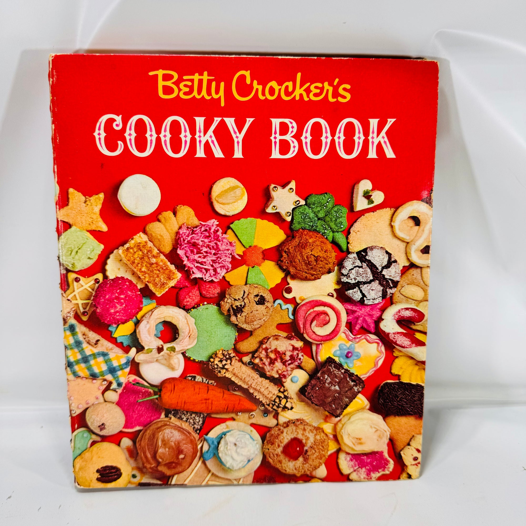 Betty Crocker's Cooky Book illustrations by Eric Mulvany 196General Mills Inc
