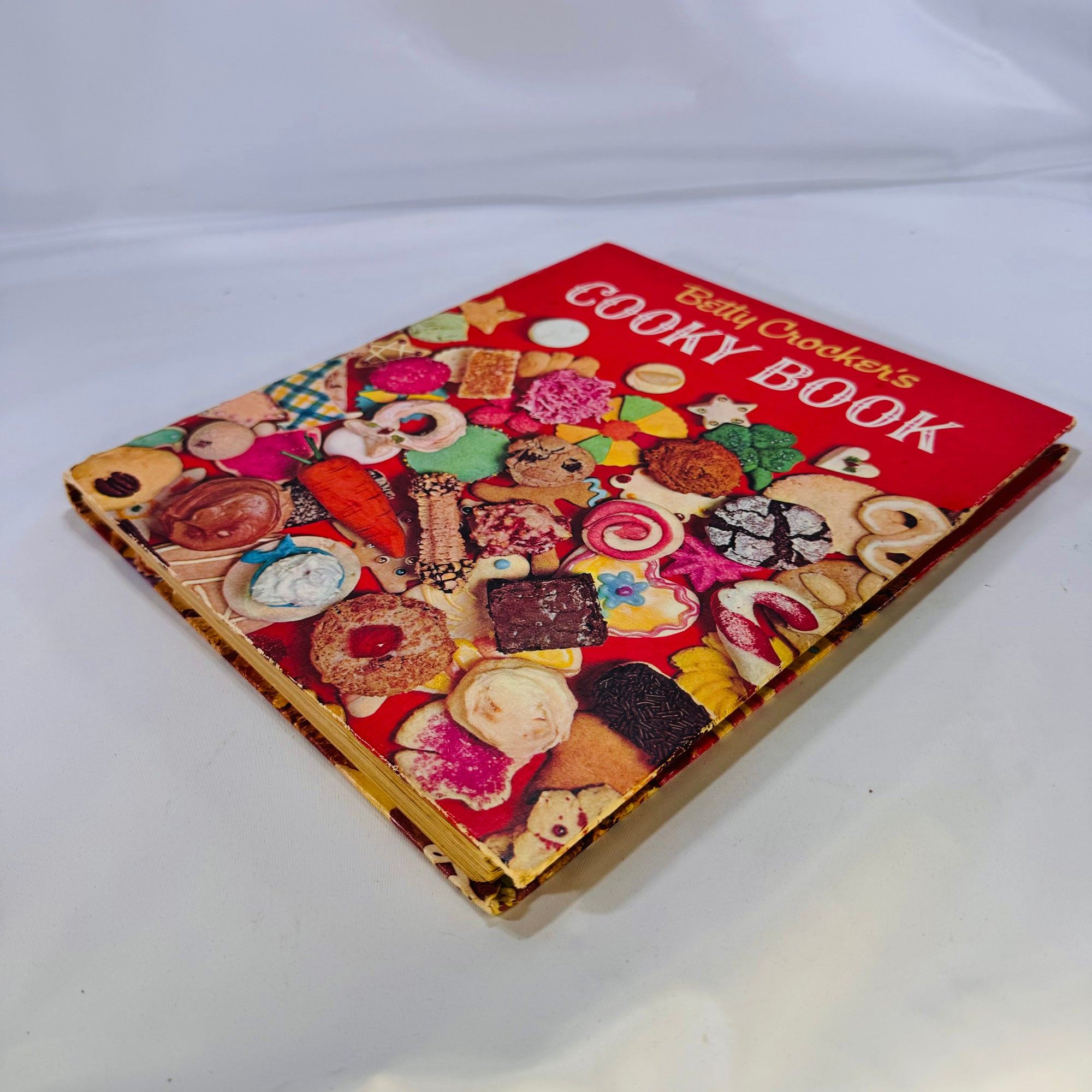 Betty Crocker's Cooky Book illustrations by Eric Mulvany 196General Mills Inc