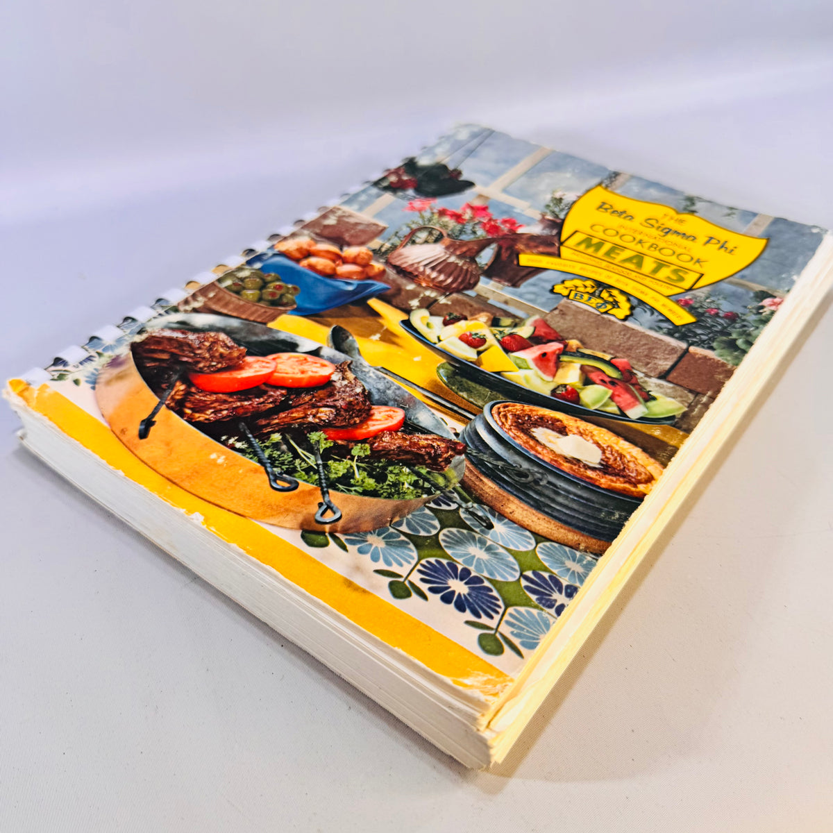 1968 Beta Sigma Phi Meats Cookbook Seafood Poultry 2000 Recipes Vintage Comb Bound Book