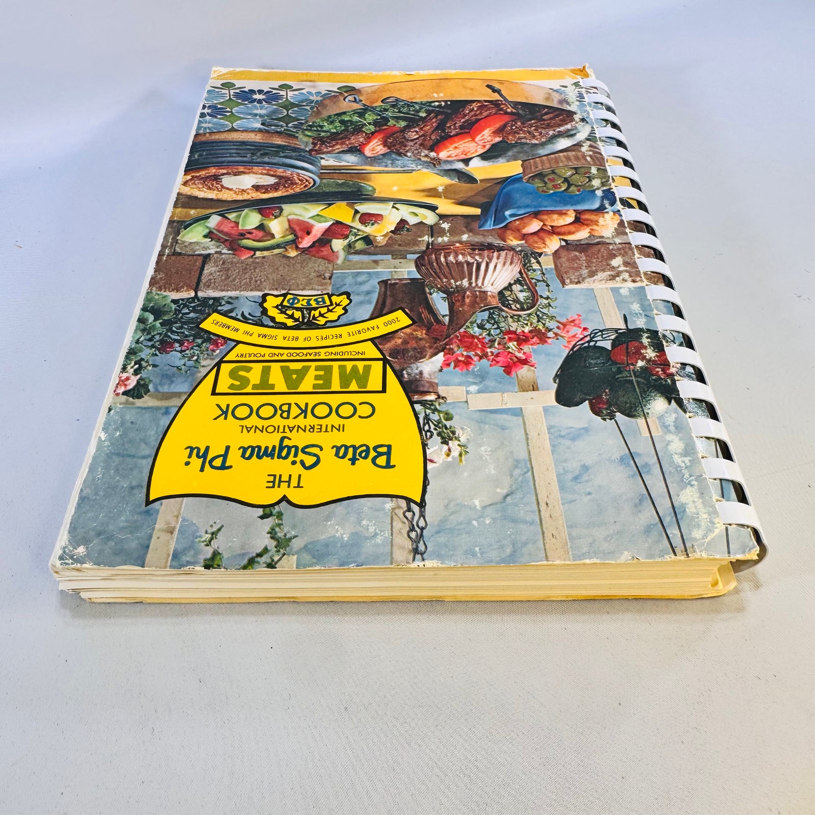 1968 Beta Sigma Phi Meats Cookbook Seafood Poultry 2000 Recipes Vintage Comb Bound Book