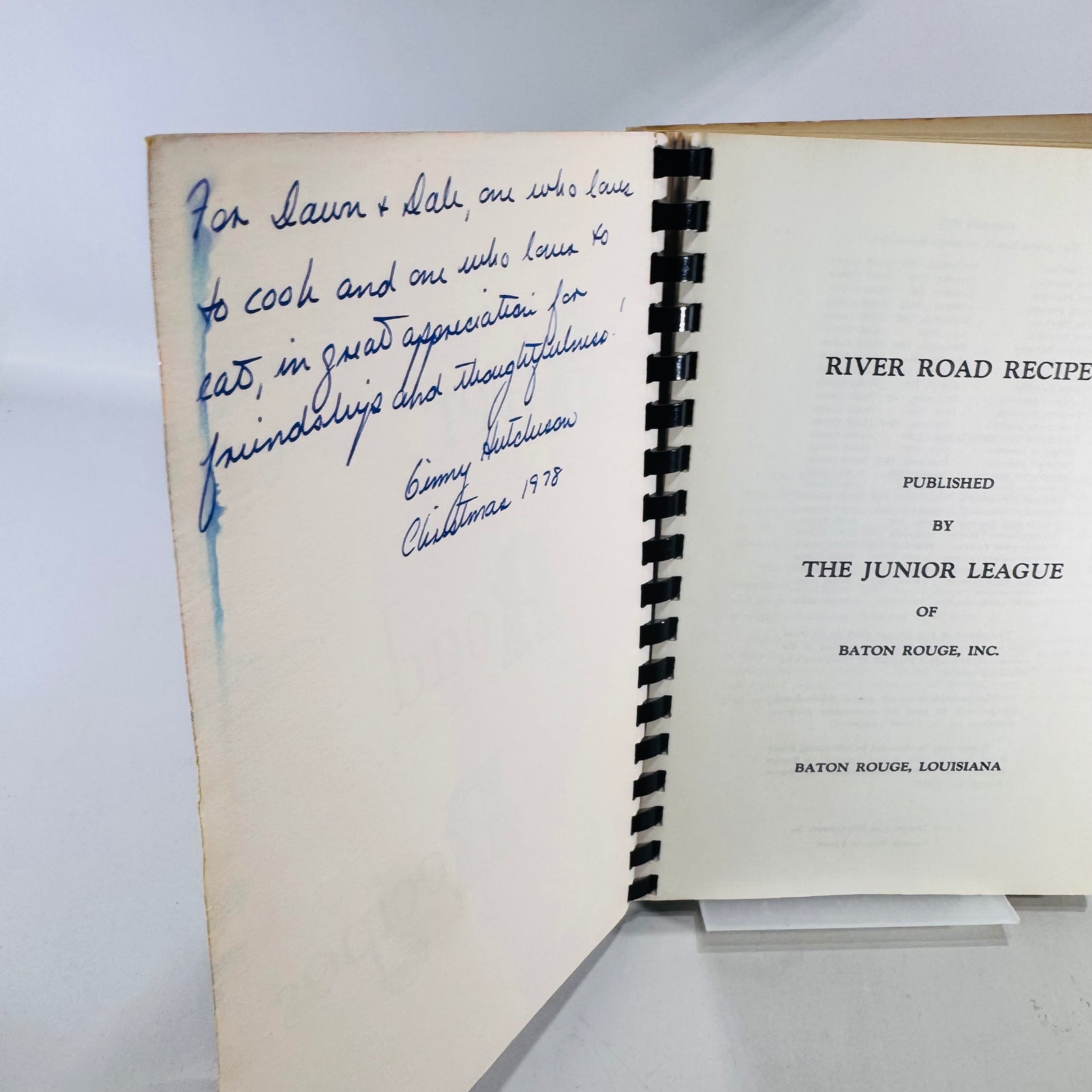 River Road Recipes Vintage Louisiana Cookbook Junior League Baton Rouge Plasitc Comb