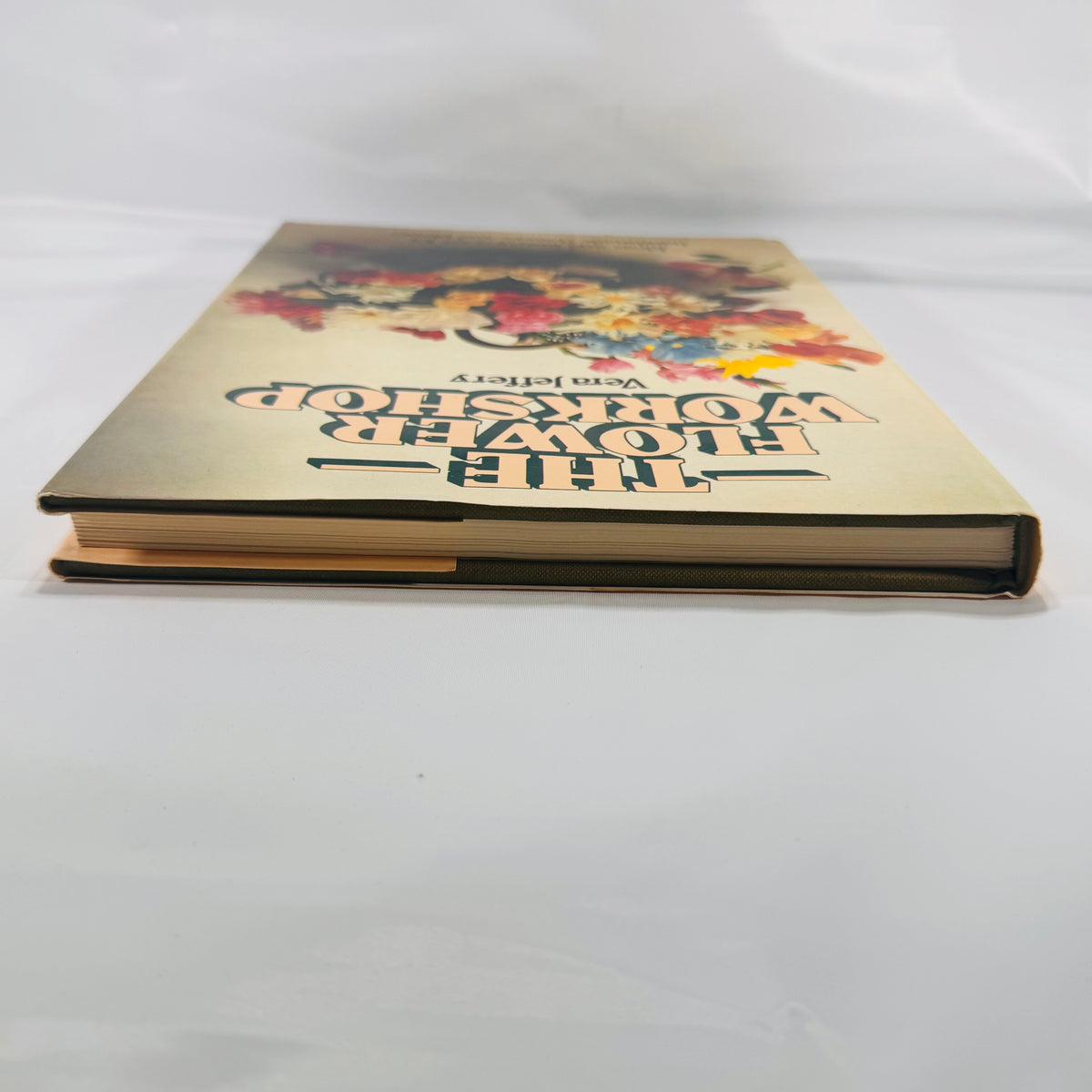 The Flower Workshop – Floral Crafts How‑To by Vera Jeffery (1980)
