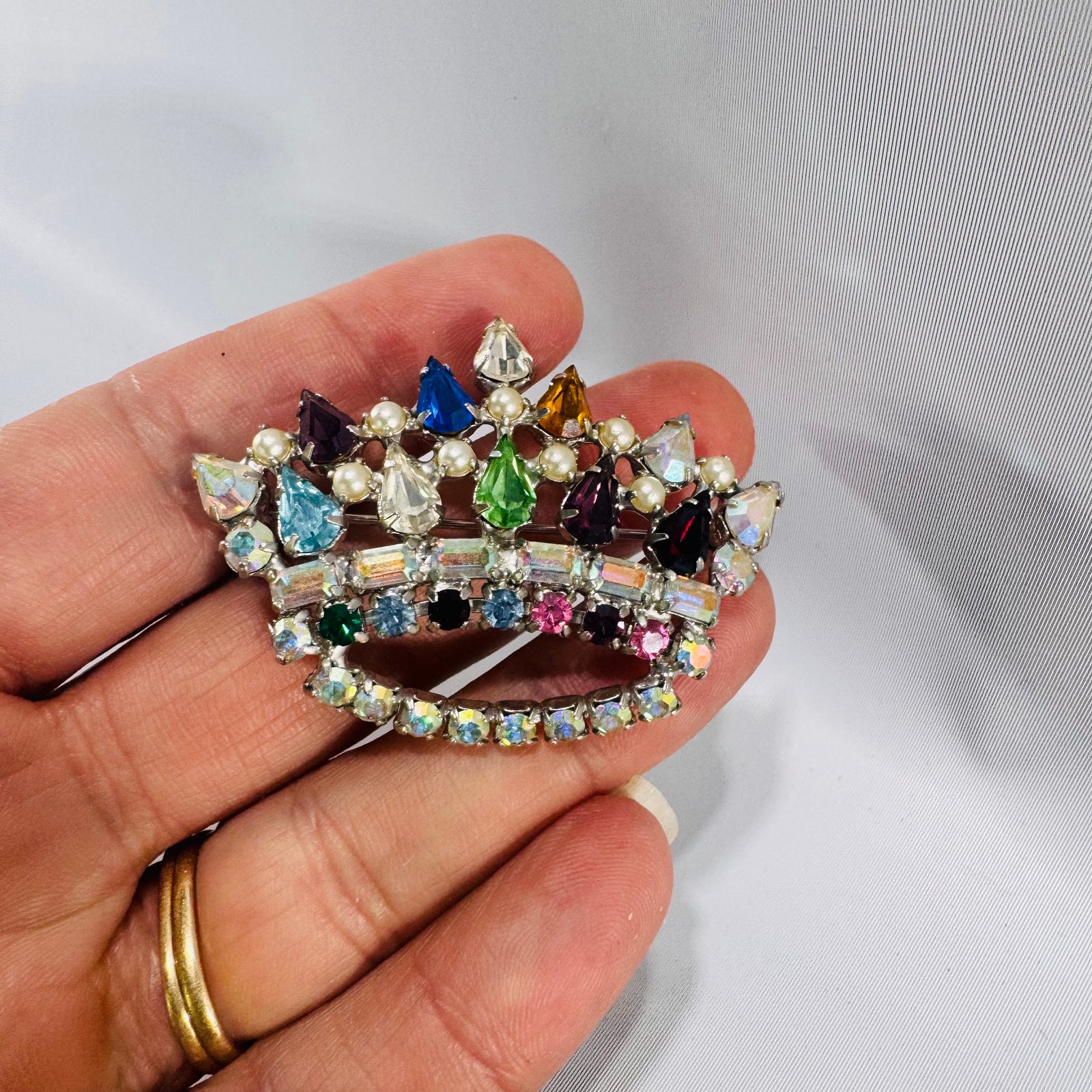 B David Mother's Crown Brooch Vintage Rhinestone Faux Pearl Tiara Pin