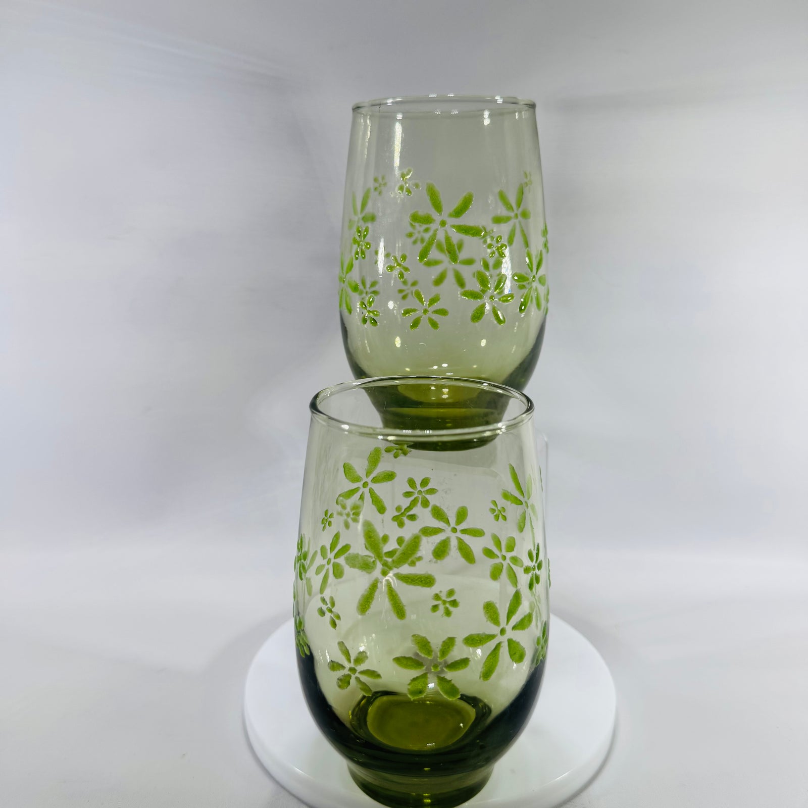 Set of two vintage Libbey Mint Bouquet (Mint Daisy) avocado green glasses with light green daisy floral pattern and footed bases,