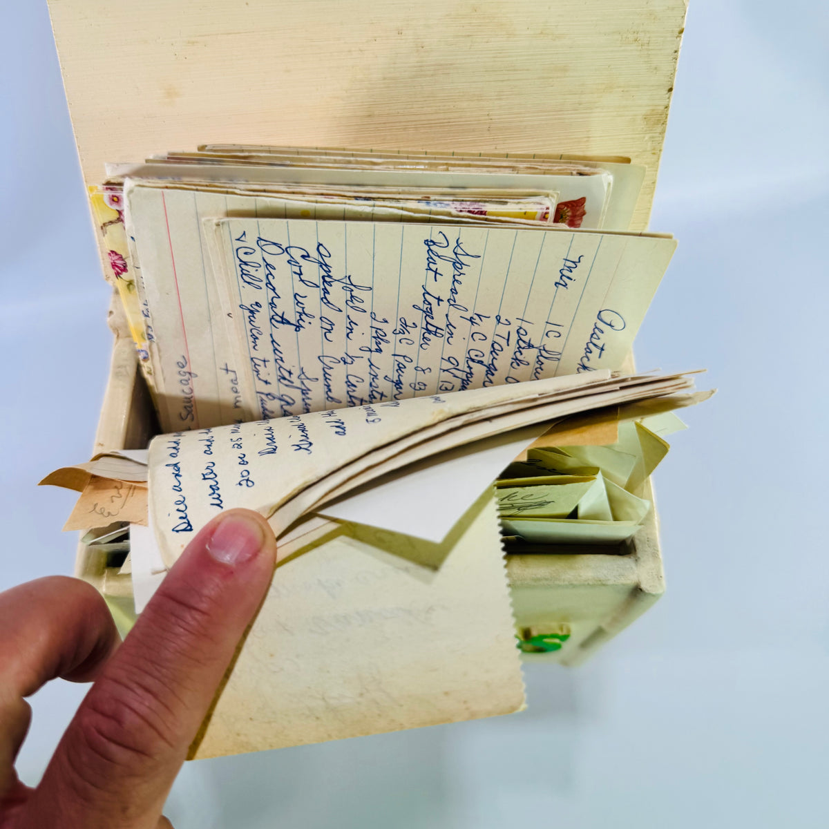 Vintage FTD Recipe Box Filled with Handwritten Family Recipes, Faux Wood Resin Floral Recipe Card Holder, 1980s Kitchen Ephemera