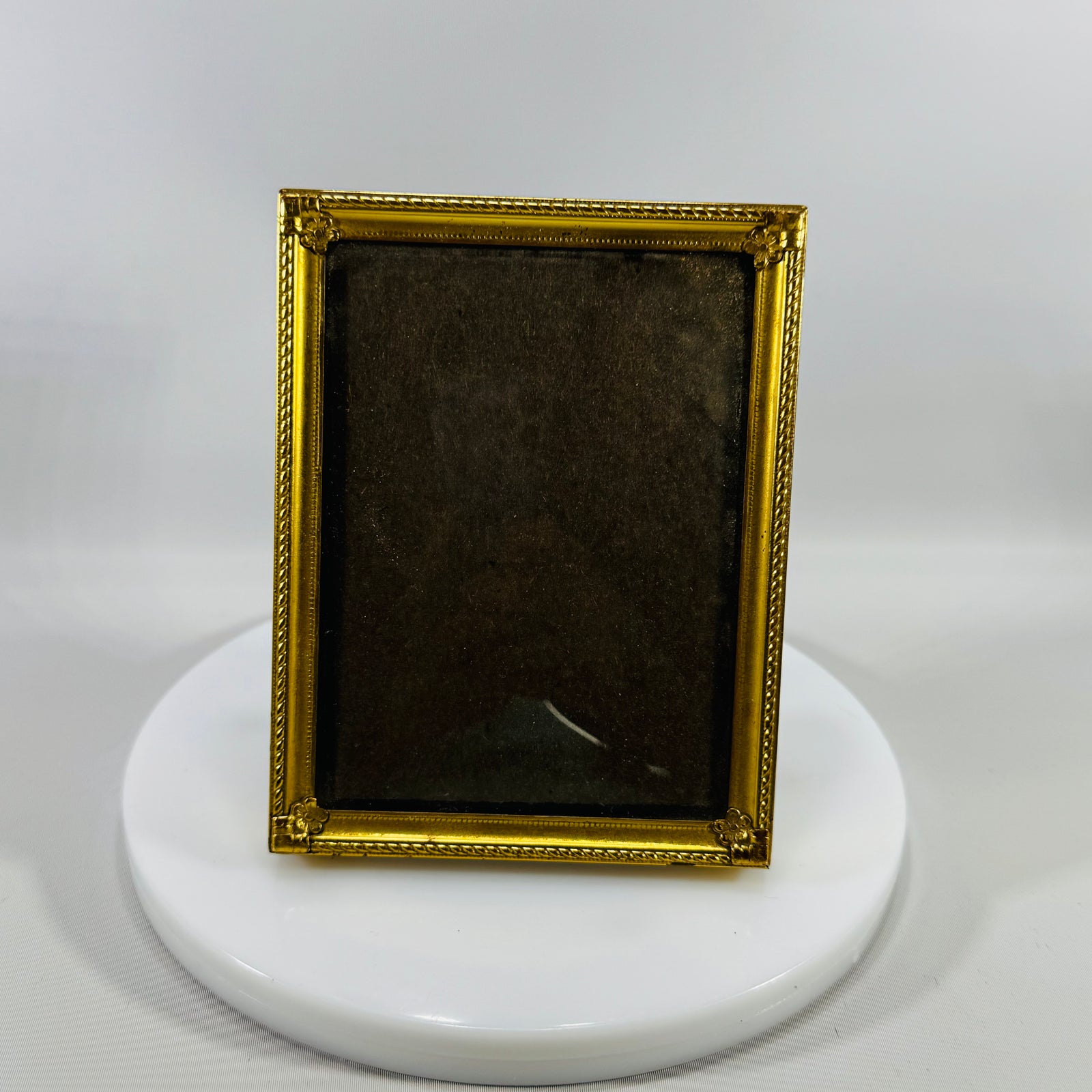 Vintage Ornate Gold 5x4 Picture Frame — Victorian / Baroque Louis XVI Style — Floral Embossed Metal, Glass