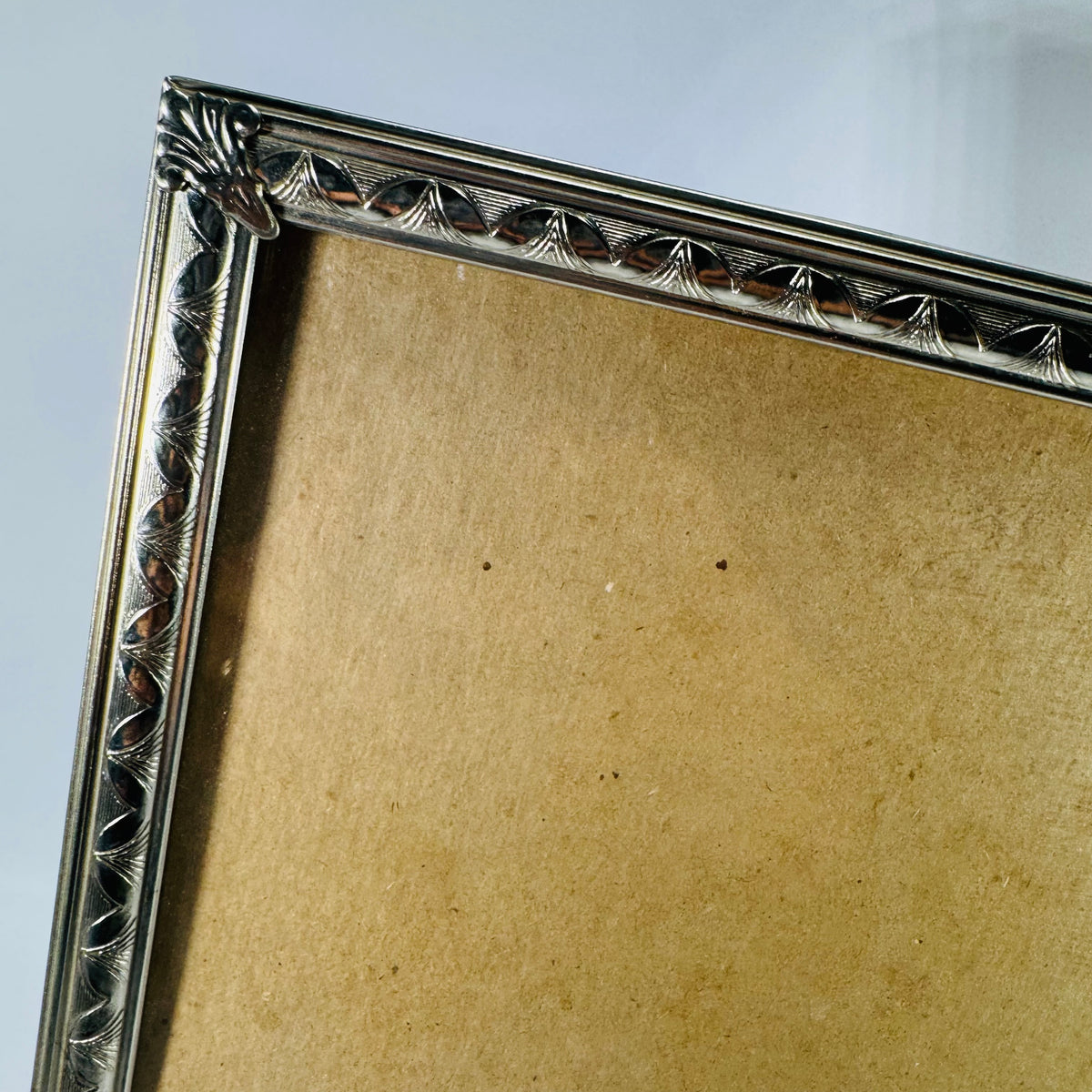 Vintage Silver Metal Filigree Photo Frame – 8x10 Tabletop Desk Easel (Clear Glass)