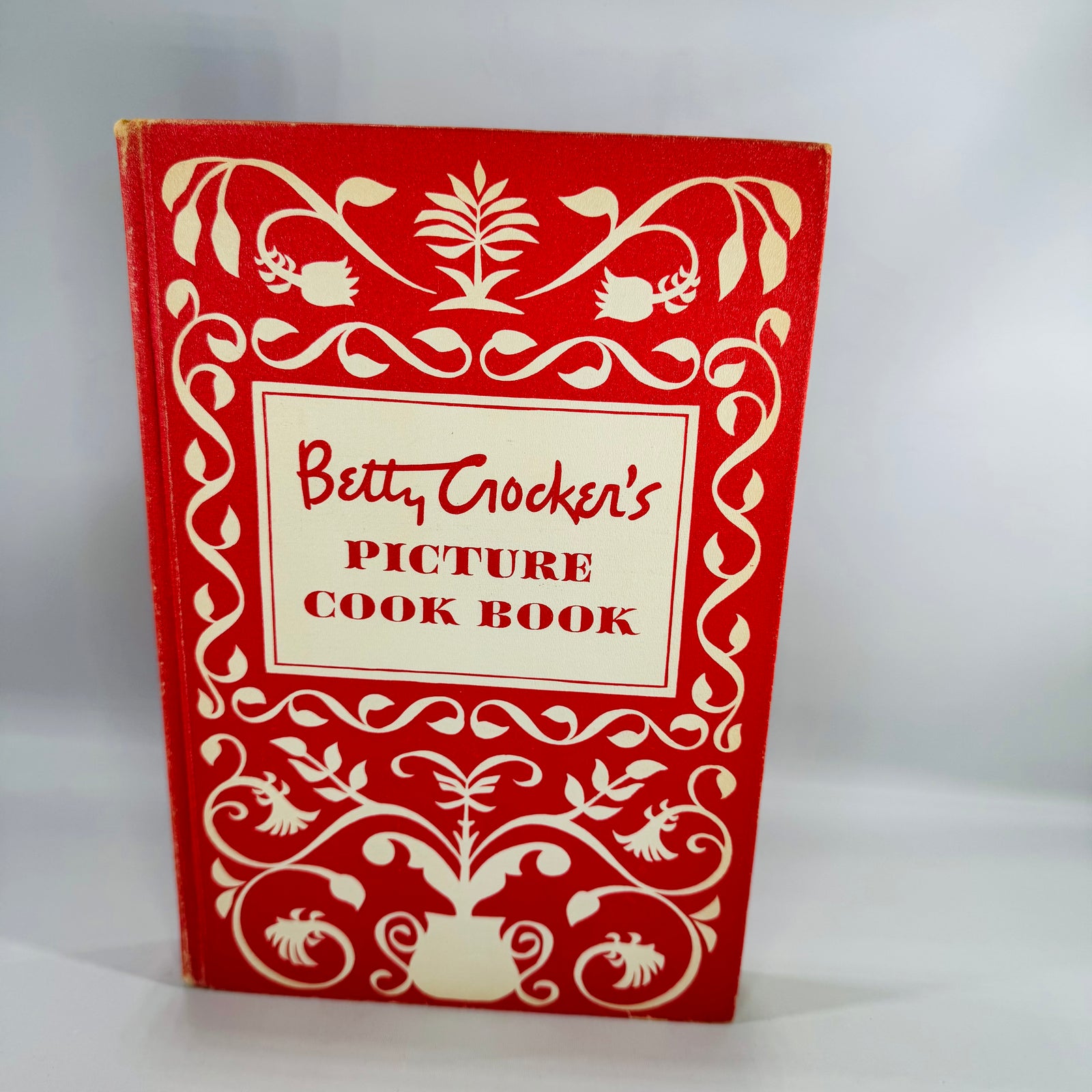 Betty Crocker’s Picture Cook Book (1950) — Vintage Hardcover, Illustrated