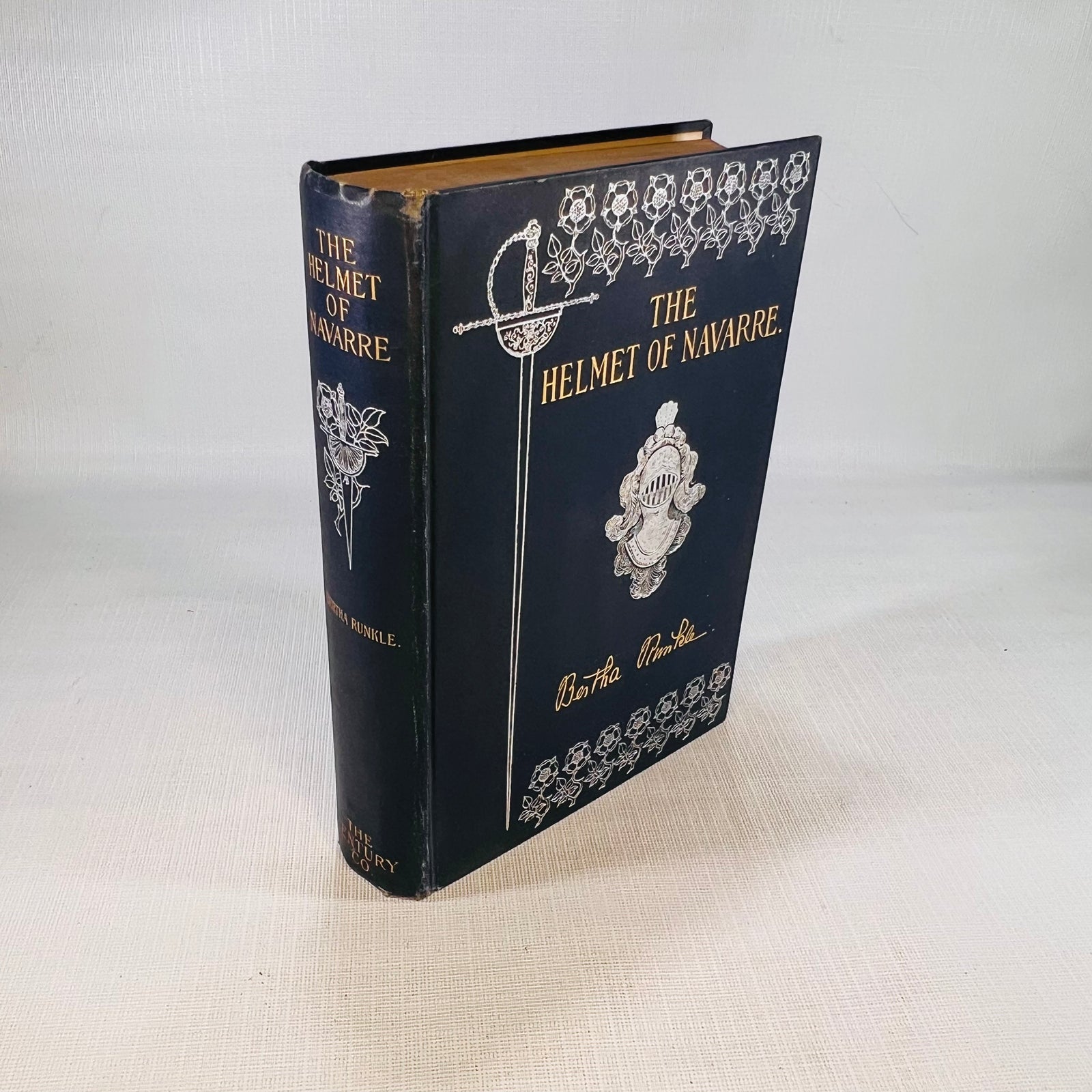 The Helmet of Navarre by Bertha Runkle illustrations by Andre Casaigne 1901 The Century Co.