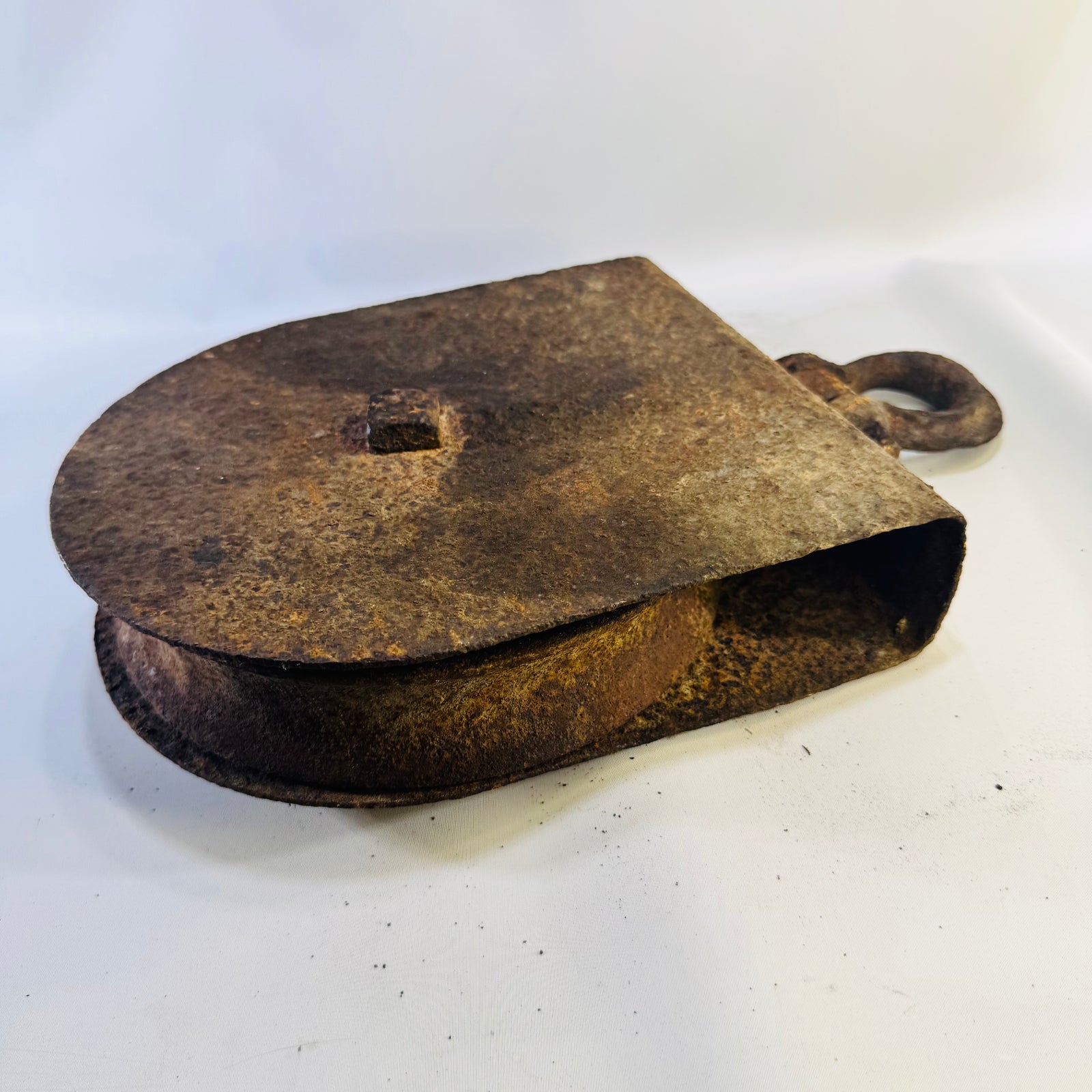 Antique Cast Iron Single-Sheave Snatch Block Pulley Primitive Hardware 6 lb 2 oz