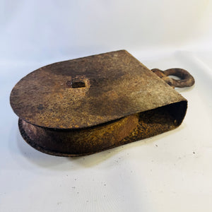Antique Cast Iron Single-Sheave Snatch Block Pulley Primitive Hardware 6 lb 2 oz