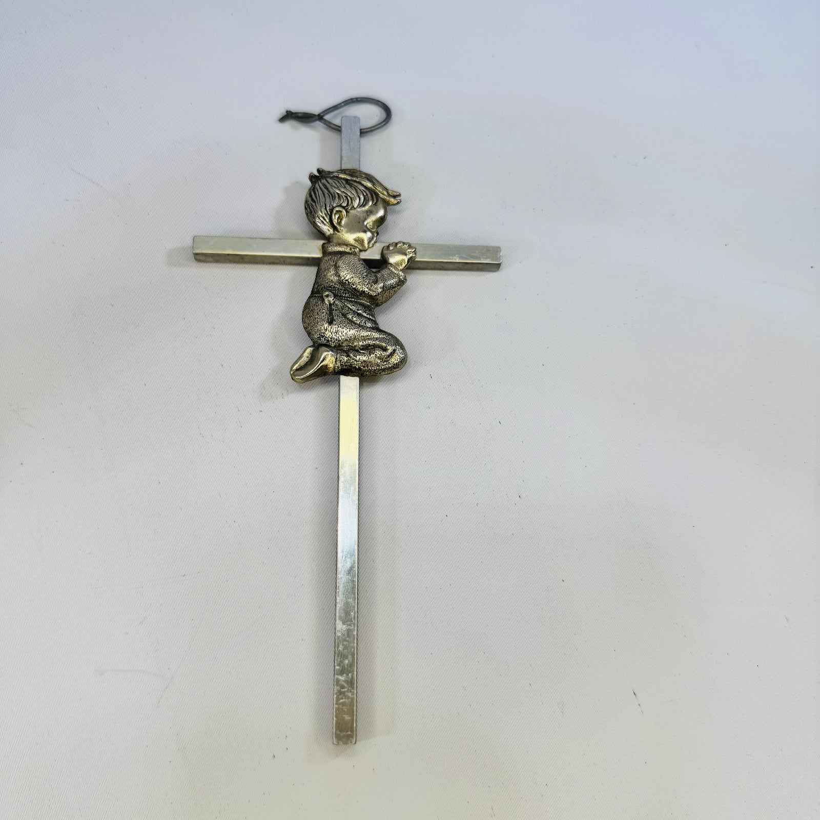 Precious Moments Bible & Praying Boy Cross Set 1980s Illustrated Keepsake Bible with Pewter Finish Wall Cross First Communion