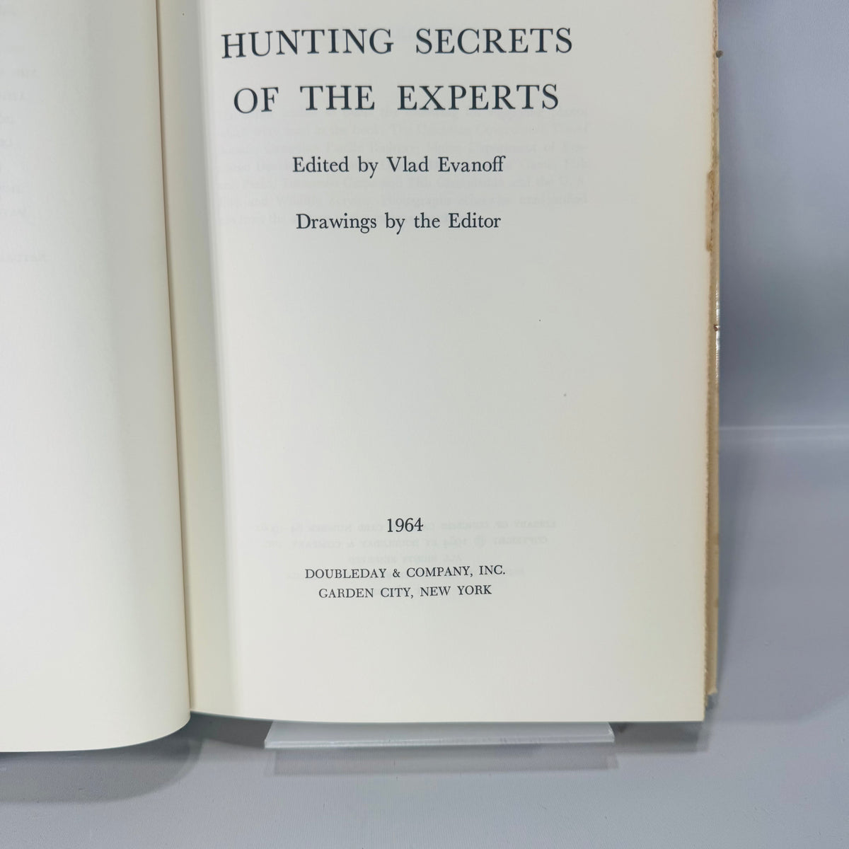 Vintage Hunting & Outdoor Sports Hardcover — Hunting Secrets of the Experts* (1964, First Edition) — Edited by Vlad Evanoff | Illustrated, Dust Jacket