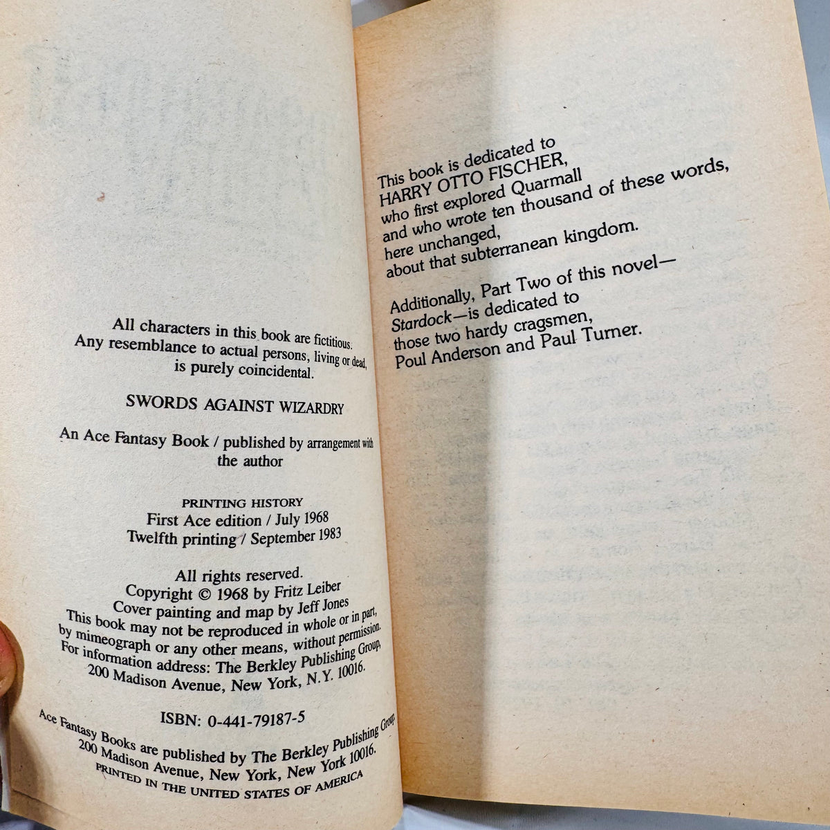 Fritz Leiber Fantasy Paperbacks: The Swords of Lankhmar & Swords Against Wizardry (1968, 1983) – Sword & Sorcery Duo
