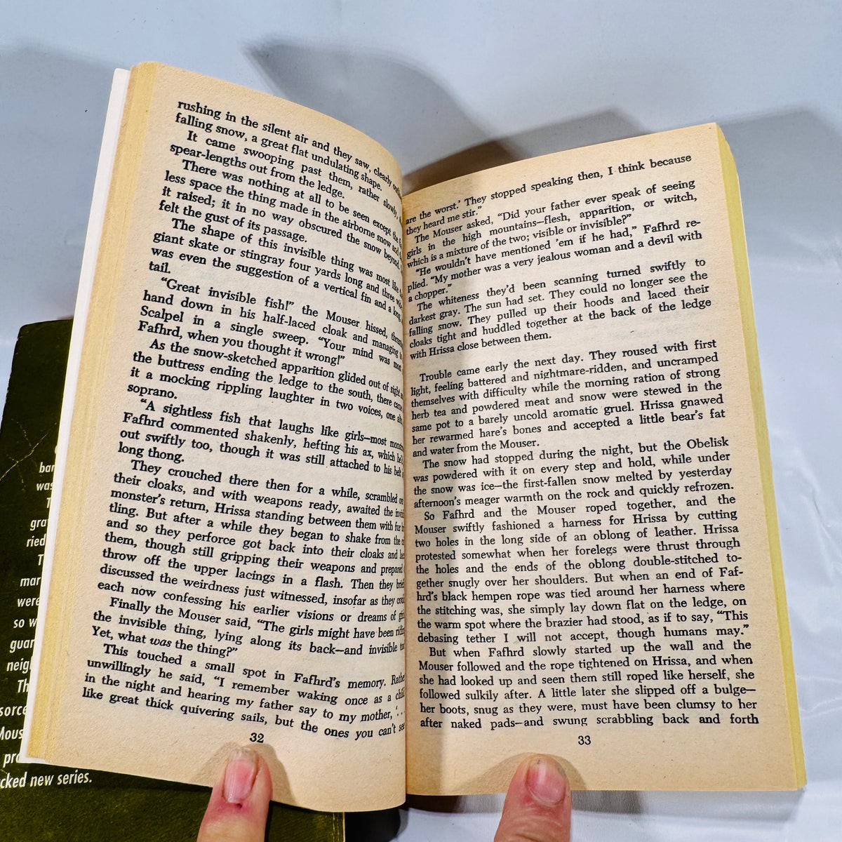 Fritz Leiber Fantasy Paperbacks: The Swords of Lankhmar & Swords Against Wizardry (1968, 1983) – Sword & Sorcery Duo