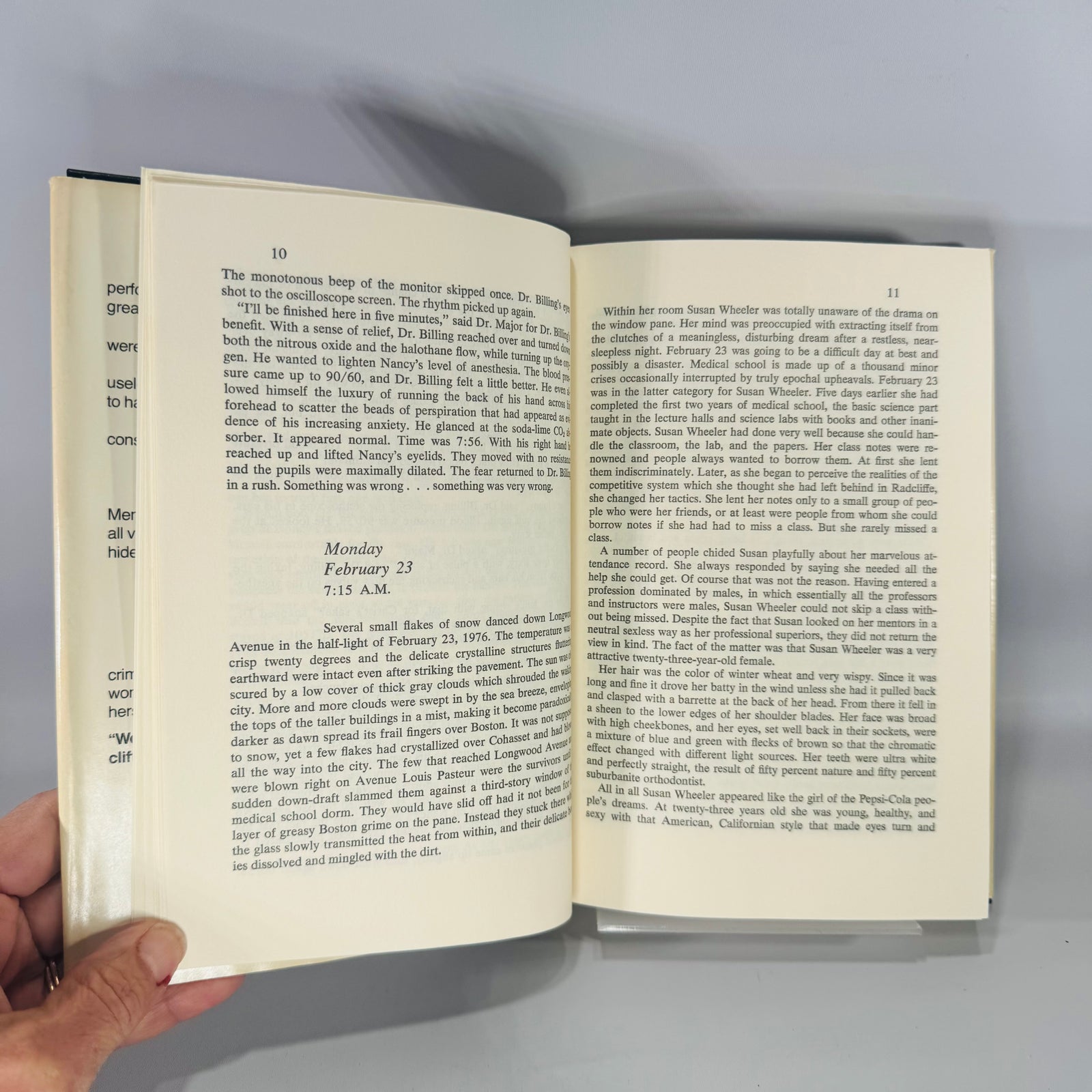 Coma by Robin Cook (1977)  | Book Club Edition | Medical Thriller