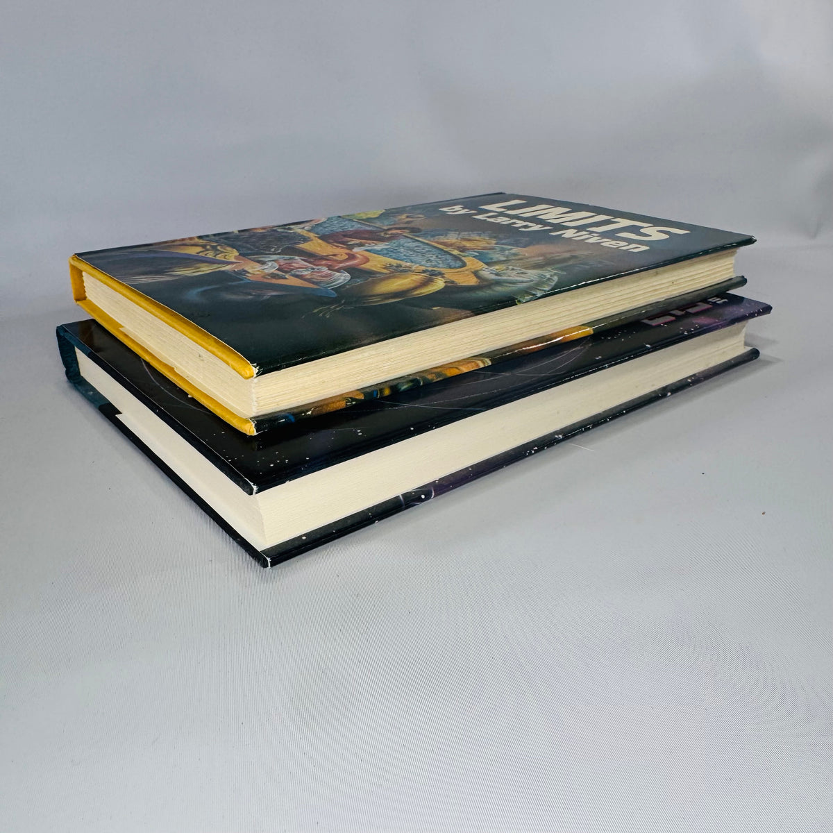 Vintage Science Fiction Hardcover Bundle — Limits (1985) + Quarantine (1995) — Larry Niven & Greg Egan | Dust Jackets, Science Fiction