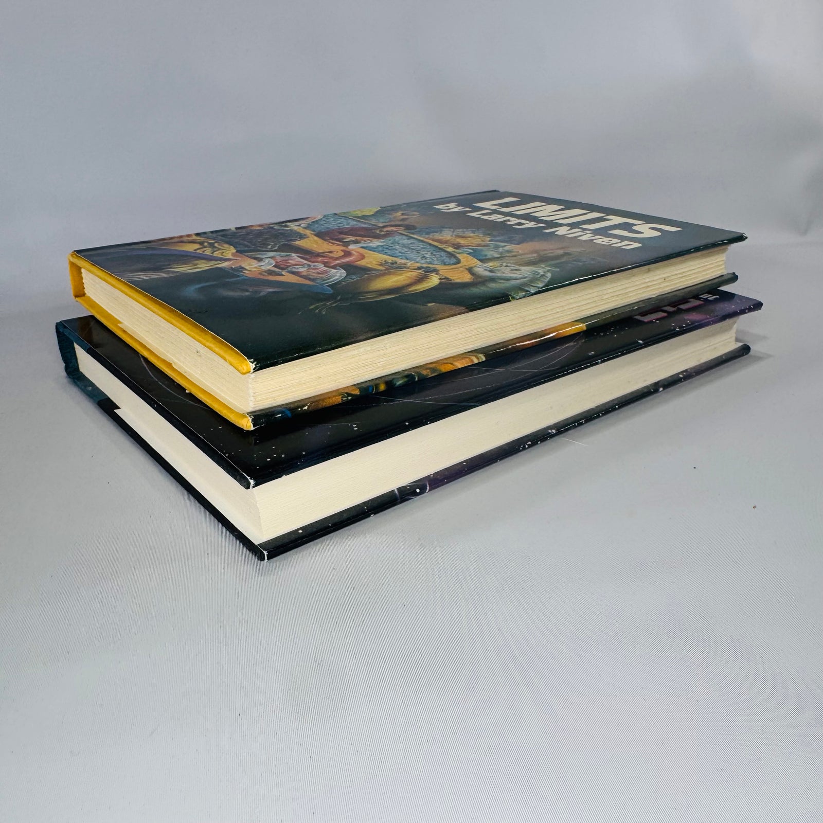 Vintage Science Fiction Hardcover Bundle — Limits (1985) + Quarantine (1995) — Larry Niven & Greg Egan | Dust Jackets, Science Fiction