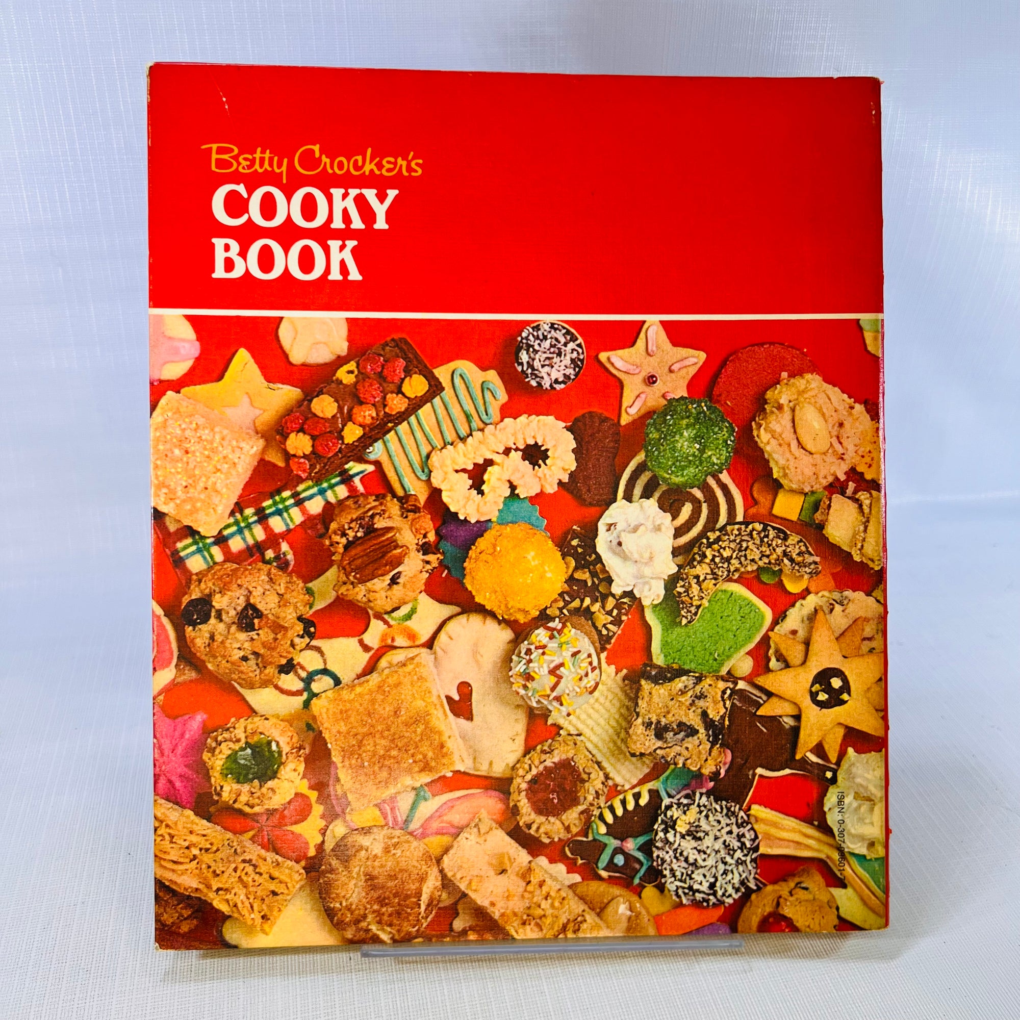 Betty Crocker's Cooky Book illustrations by Eric Mulvany 1975 General Mills Inc