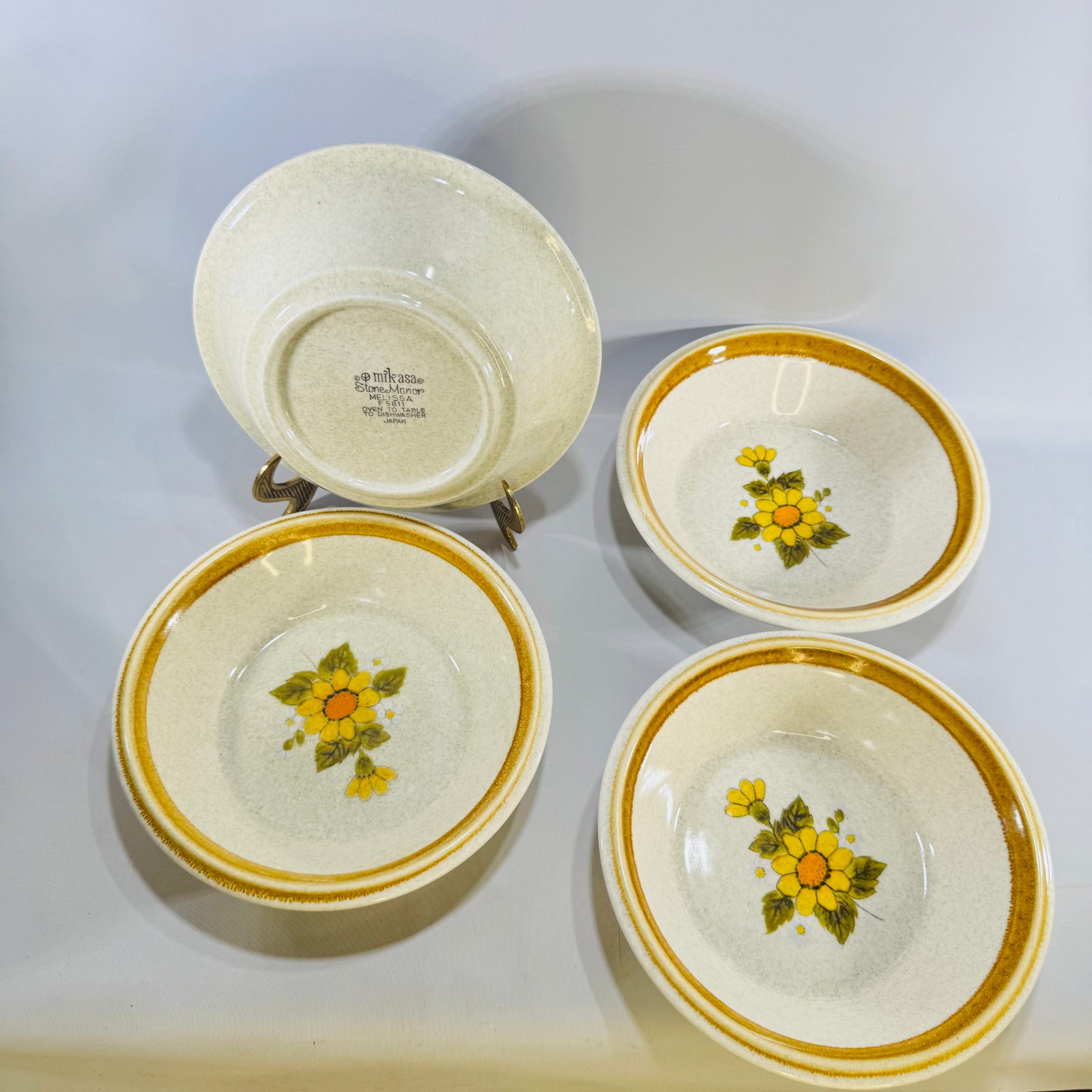 Set of 4 Mikasa Stone Manor Melissa F5811 Cereal Bowls Japan Yellow Daisy Stoneware
