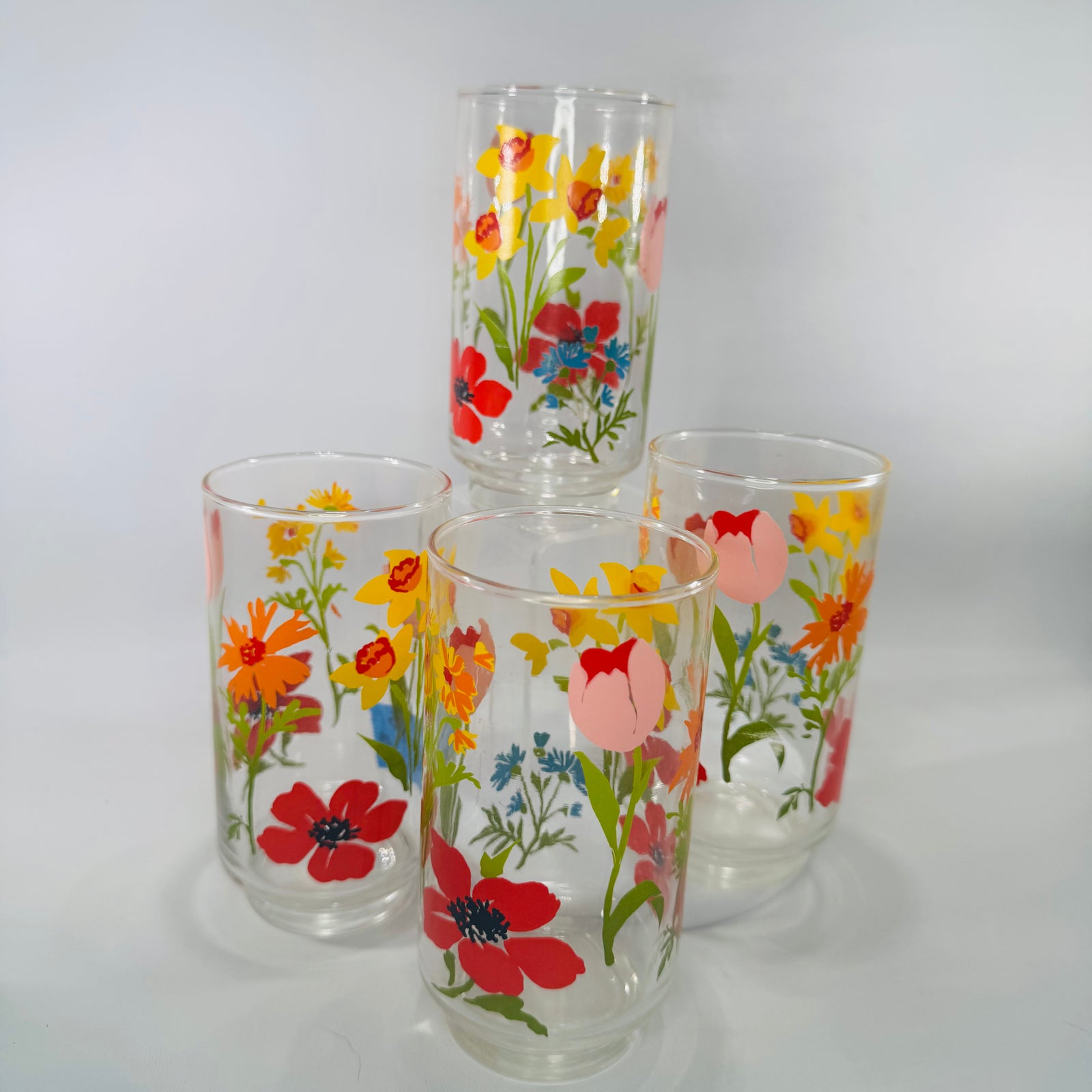 Vintage  Wildflower Floral Tumblers (Set of 4) – 1970s “Flower Power” Glassware