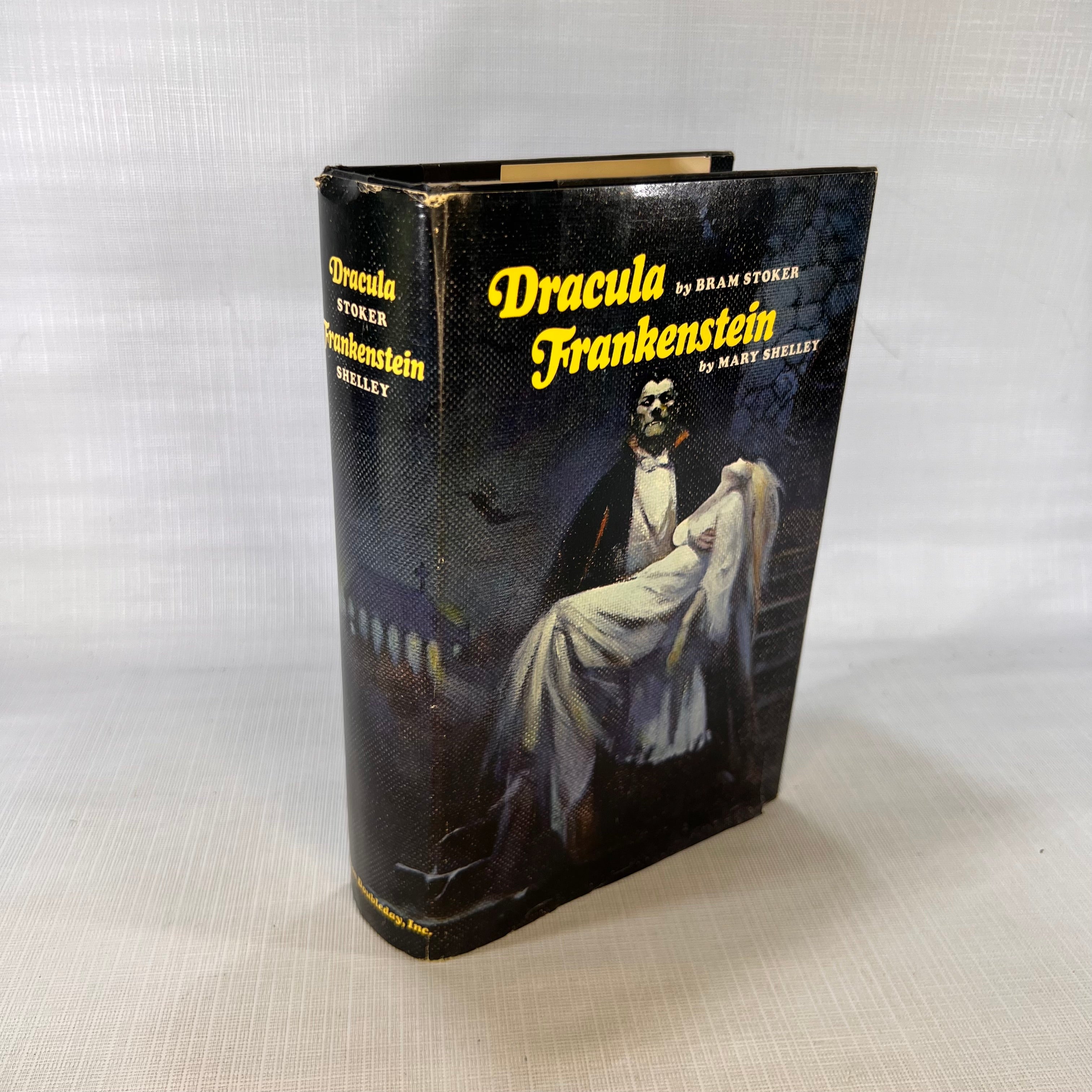 Dracula by Bram Stoker Frankenstein Mary Shelley 1987 Nelson