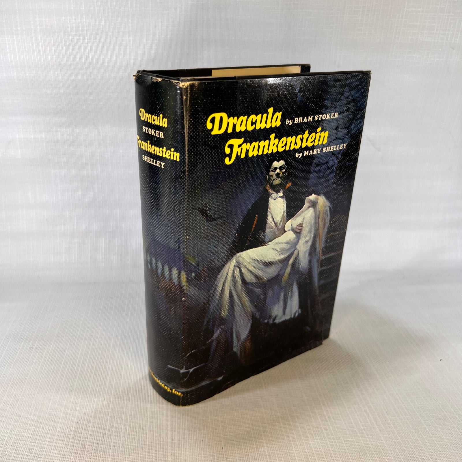 Dracula by Bram Stoker & Frankenstein by Mary Shelley 1987 Nelson Doubleday Inc.