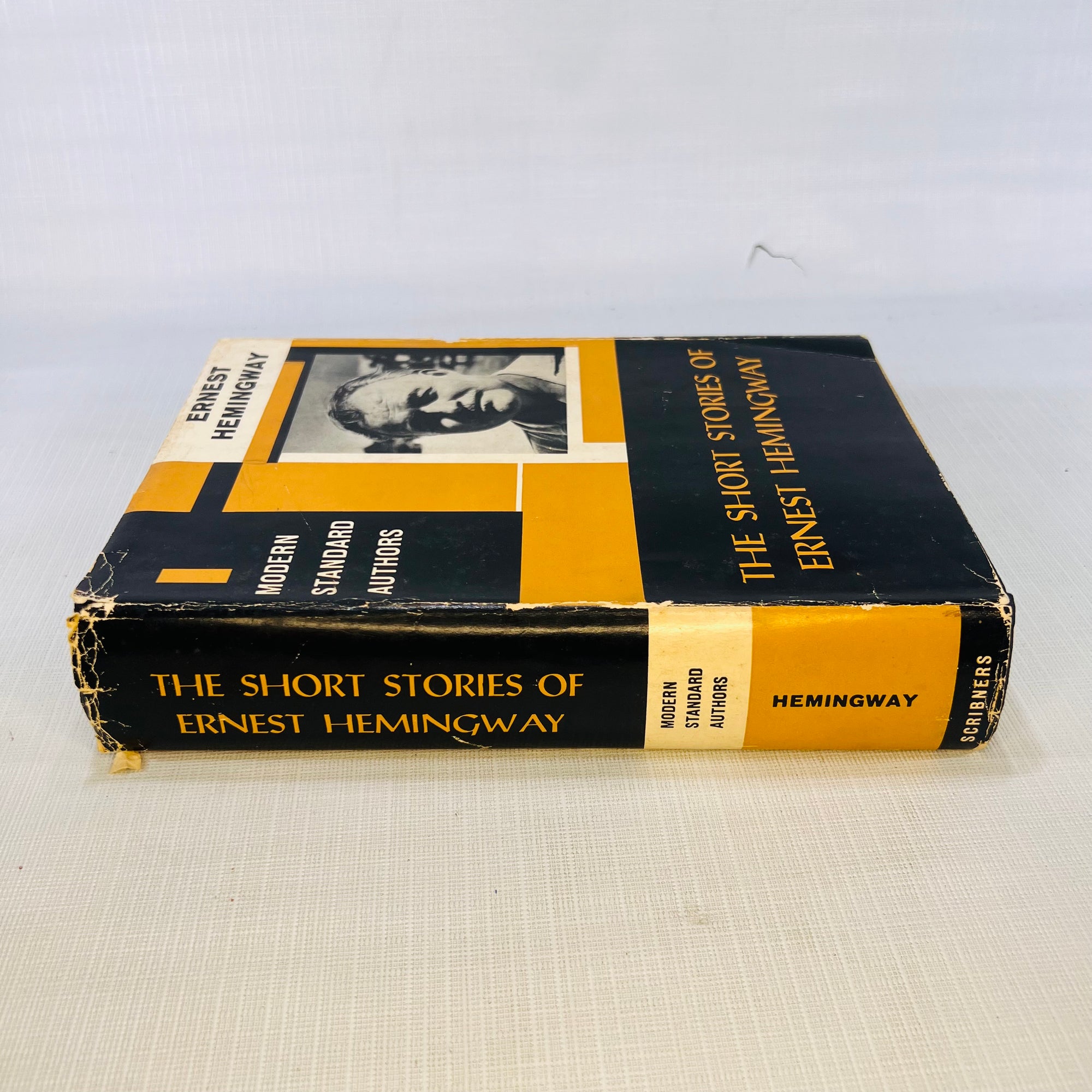The Short Stories of Ernest Hemingway 1972 A Modern Standard Authors Charles Scribner's  Sons