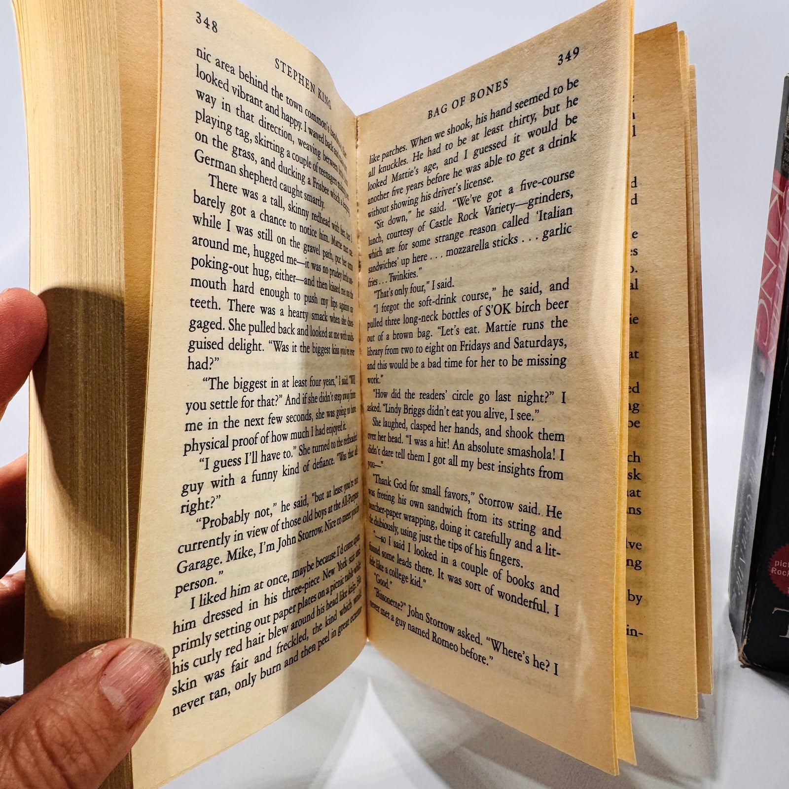 Two Stephen King Horror Paperbacks (1999) – Bag of Bones and The Green Mile