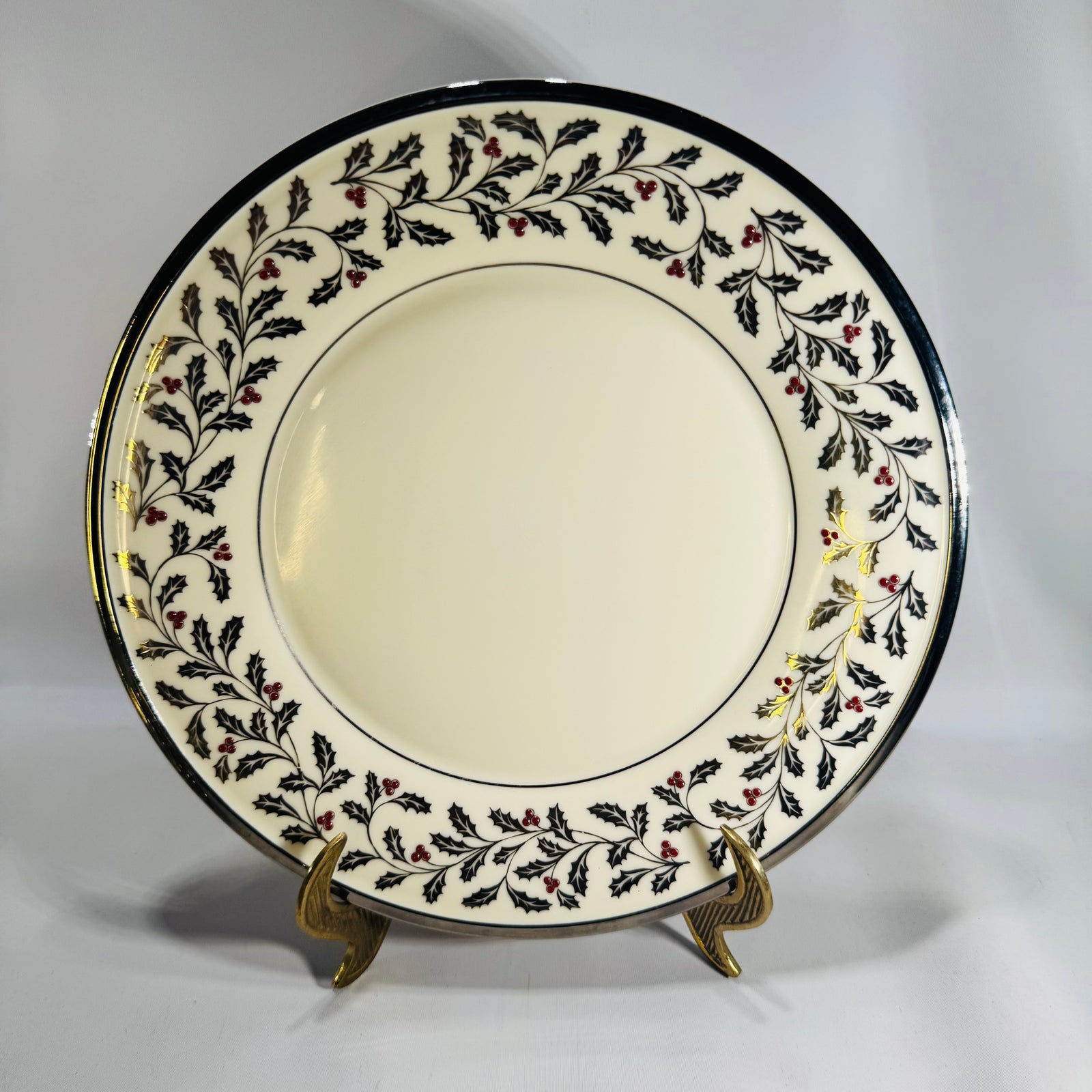 Lenox Solitaire Christmas Accent Luncheon Plate 9 3/8 Inch Holly Platinum 1999 to 2001 Single Plate